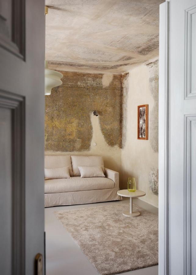salon mur bruts