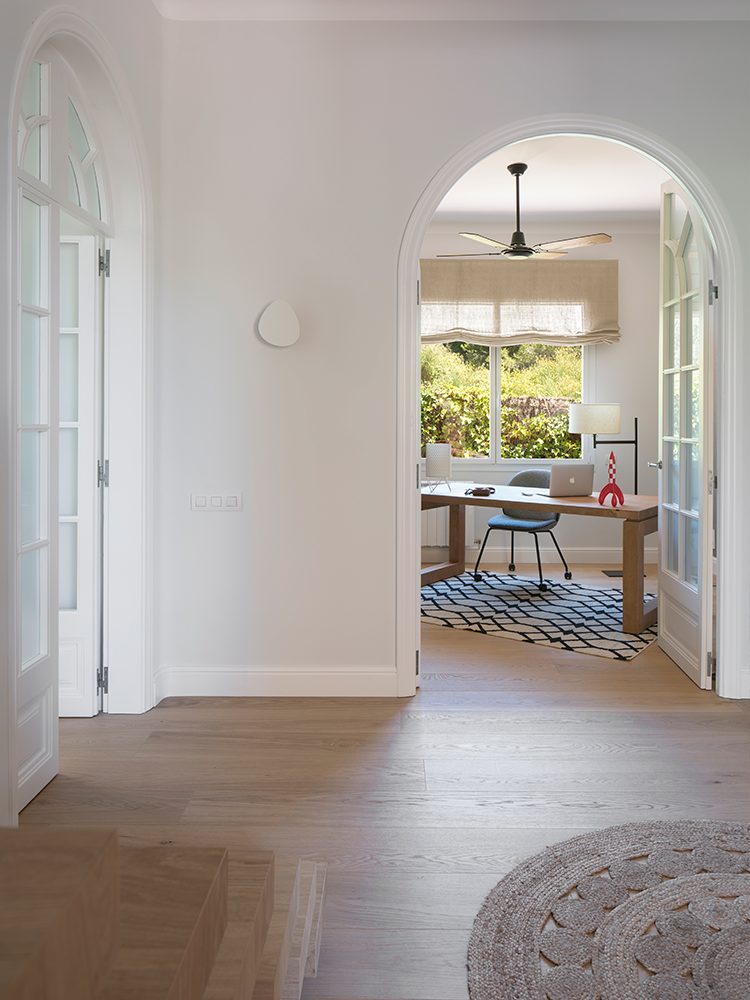 entrée avec bureau décoration contemporaine