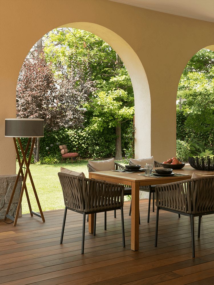 terrasse abritée avec arches décoration contemporaine
