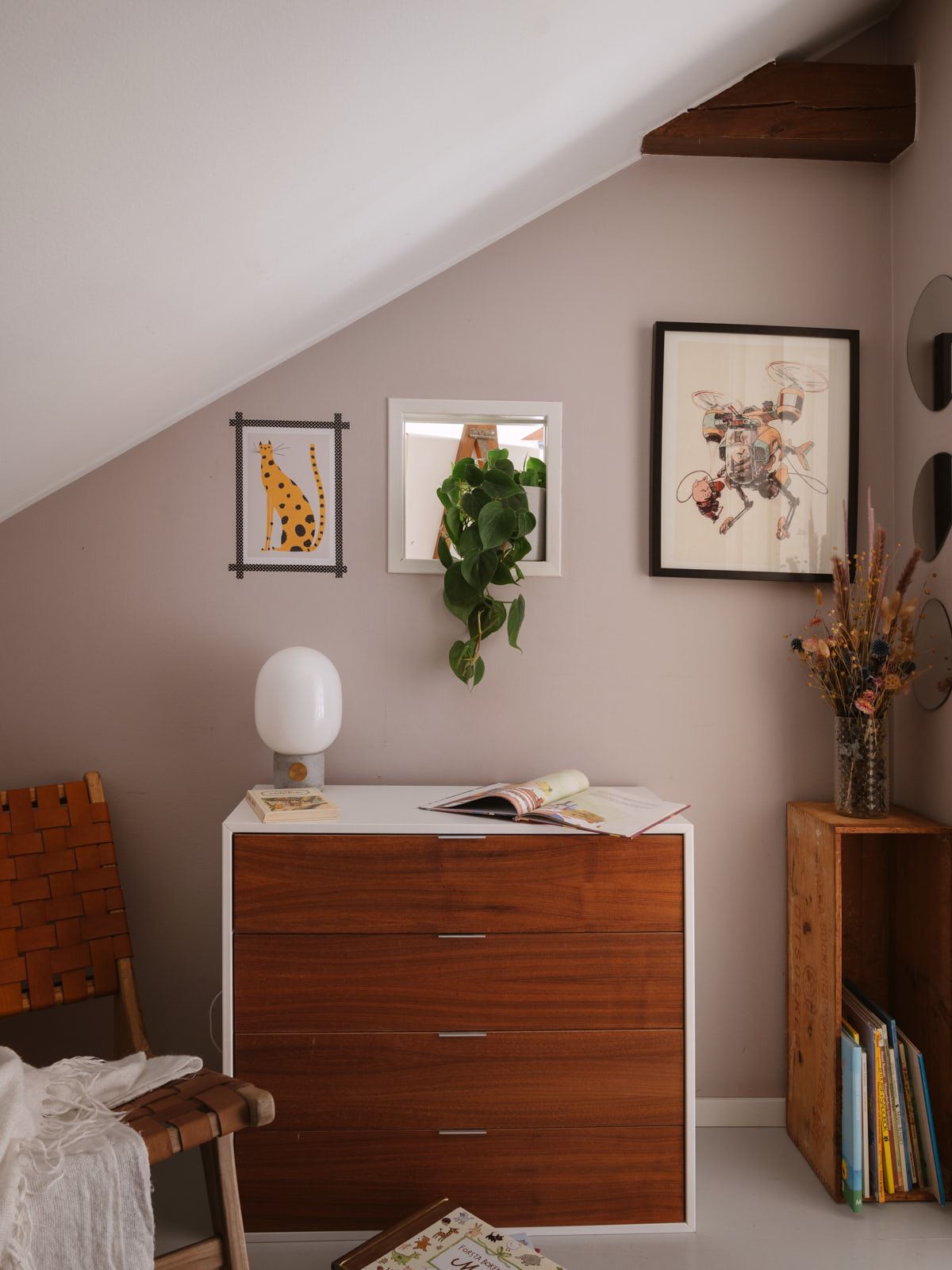 chambre enfant rose mansardée