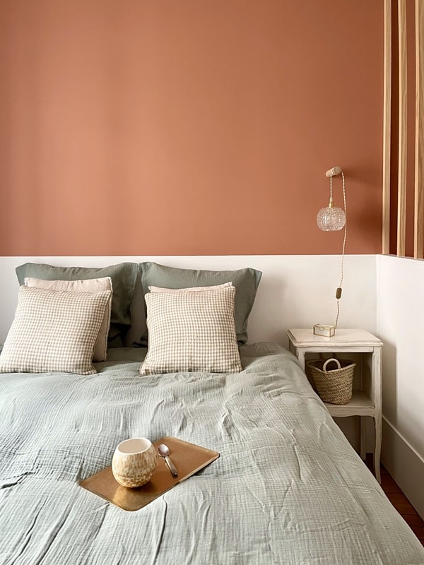 chambre terracotta appartement 44m2 Paris photo Aurélie Deglane – Wonderland Photographie pour Happy Pog