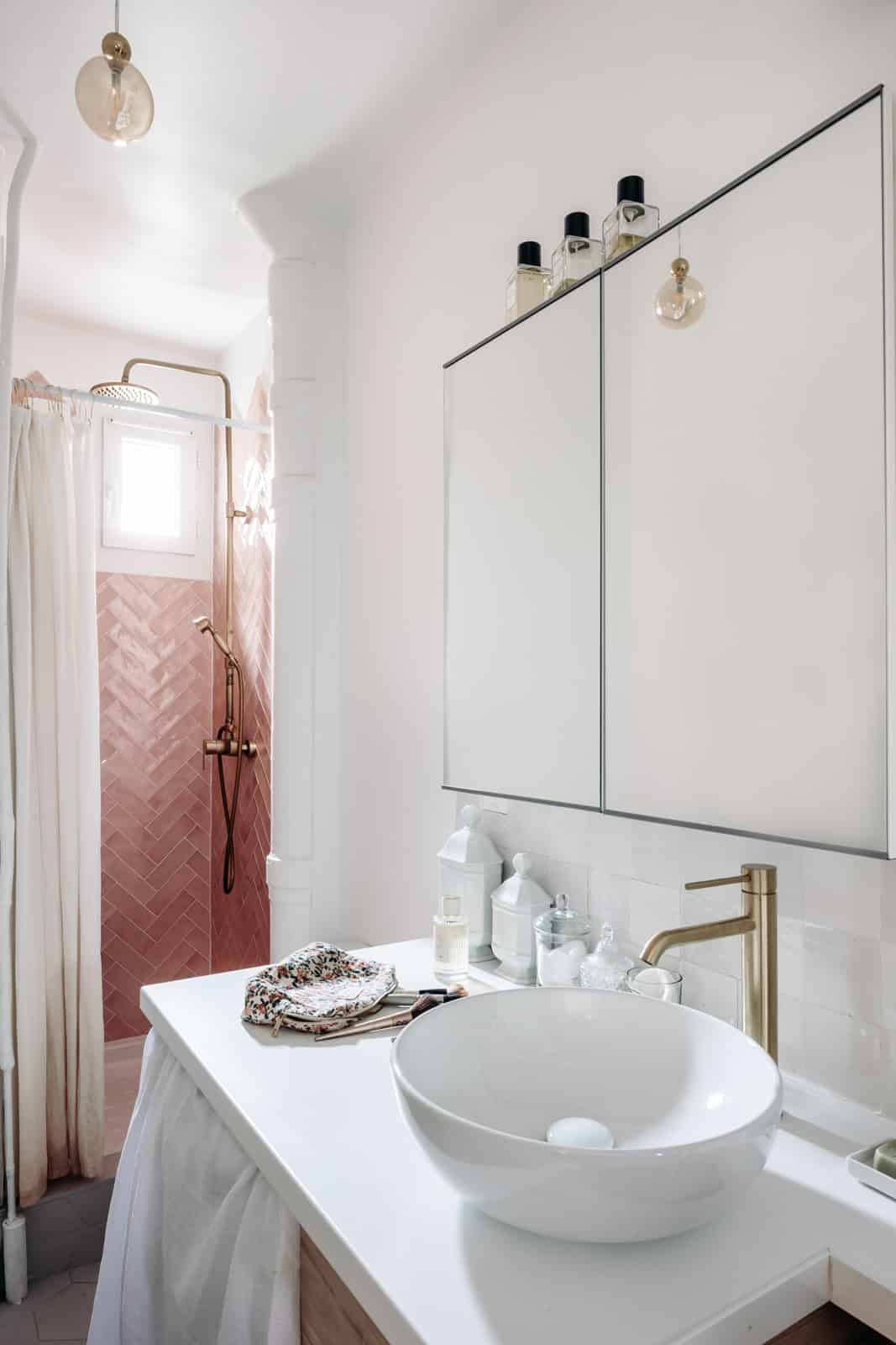 salle de bain appartement 44m2 Paris photo Aurélie Deglane – Wonderland Photographie pour Happy Pog