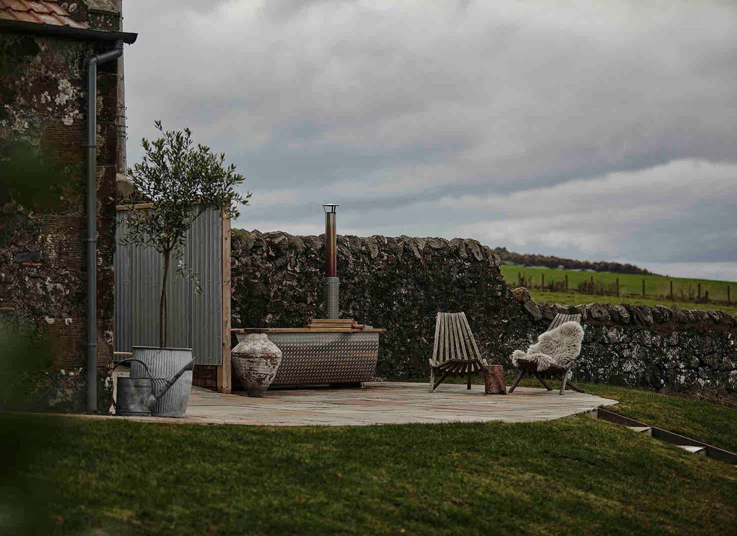 terrasse avec baignoire extérieure Hikki terrasse avec baignoire extérieure Hikki
