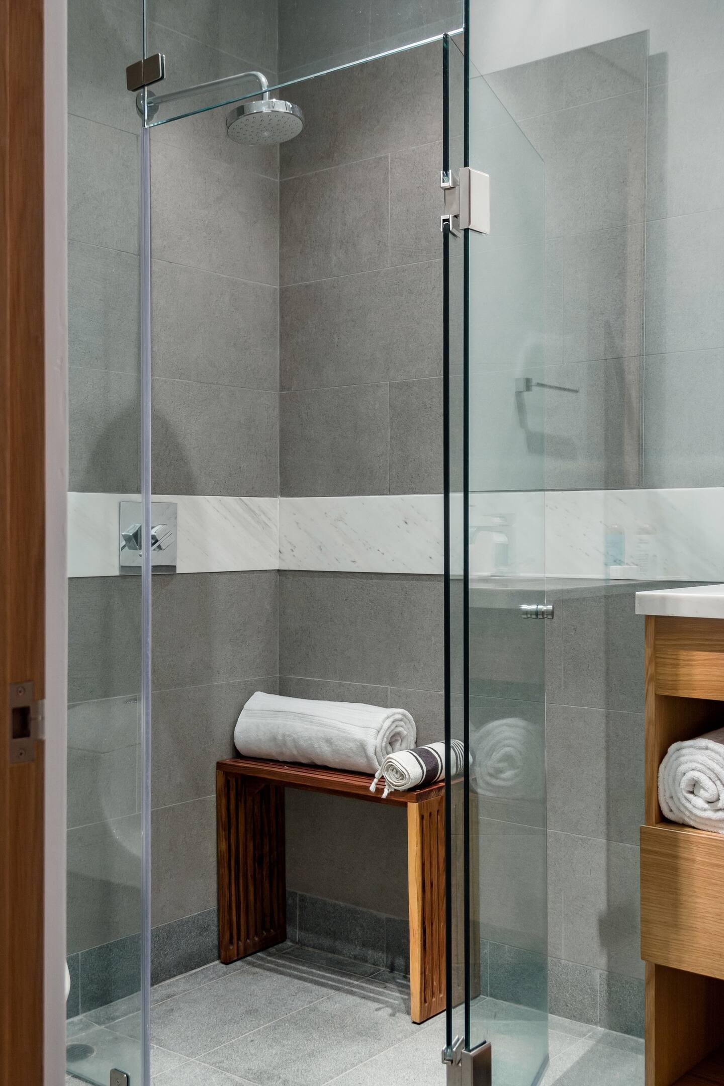 salle de bain design grise et bois salle de bain design grise et bois