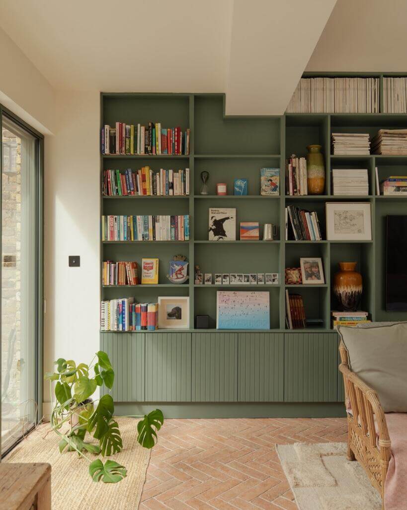 bibliothèque verte sur mesure salon dans agrandissement maison Londres bibliothèque verte sur mesure salon dans agrandissement maison Londres
