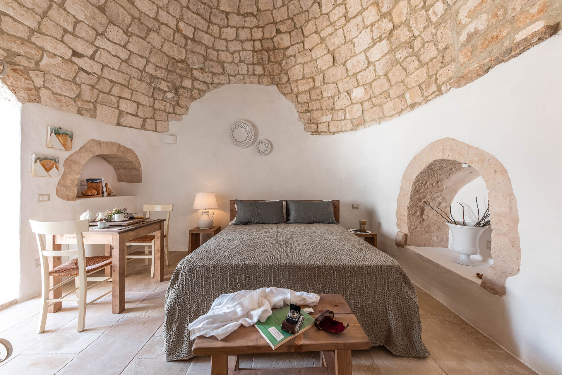 chambre voûtée trullo Pouilles Masseria Le Monache chambre voûtée trullo Pouilles Masseria Le Monache