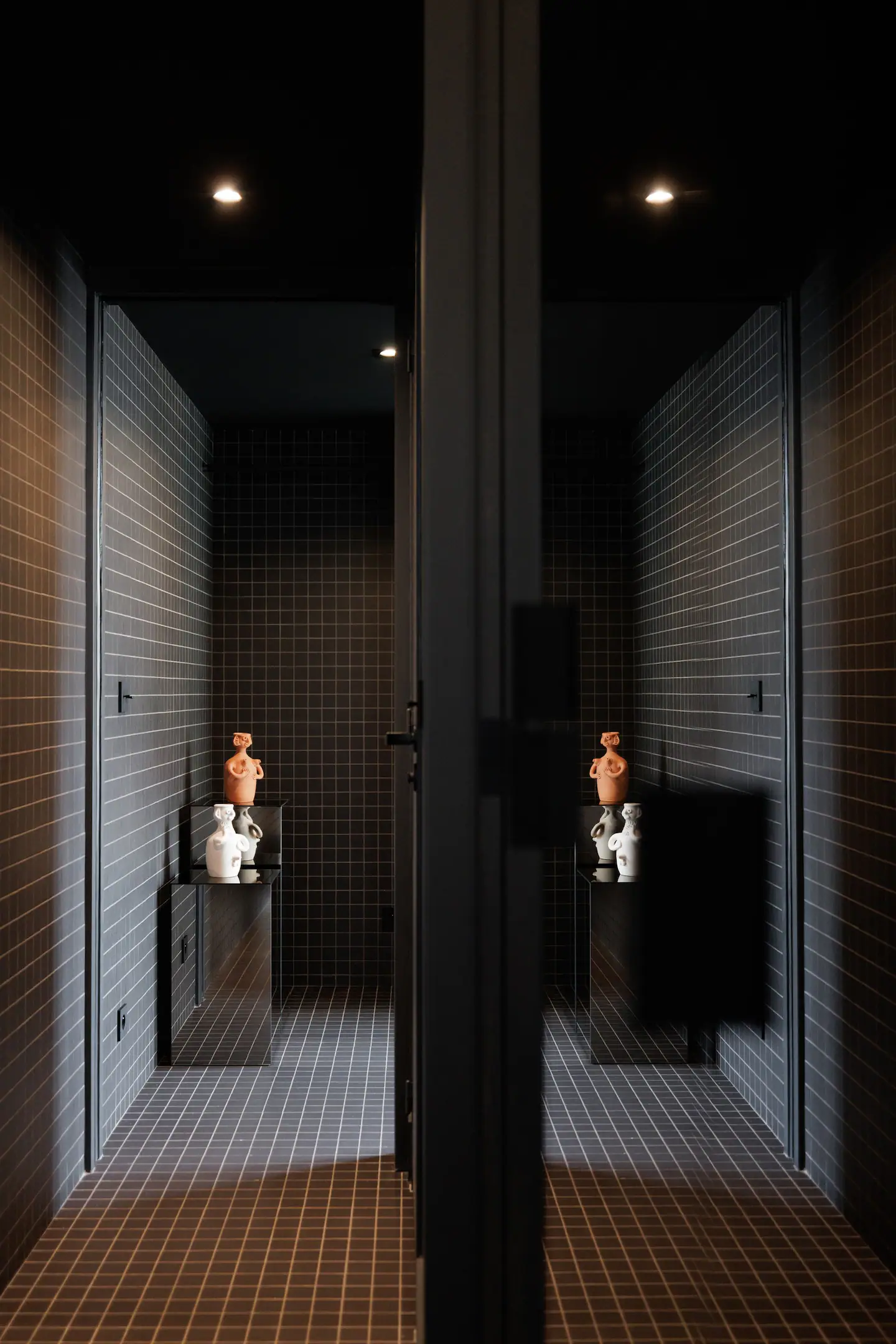 salle de bain carrelage noir appartement Paris