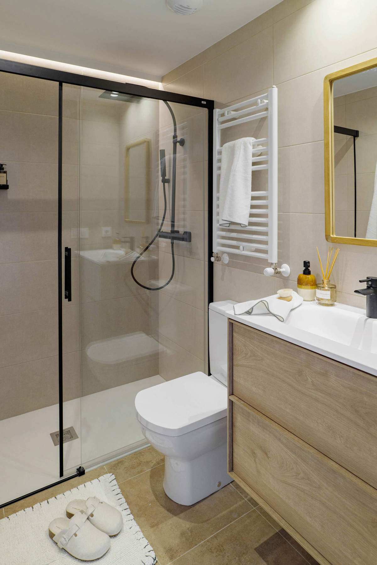 salle d salle d'eau avec douche italienne deux-pièces 40m2