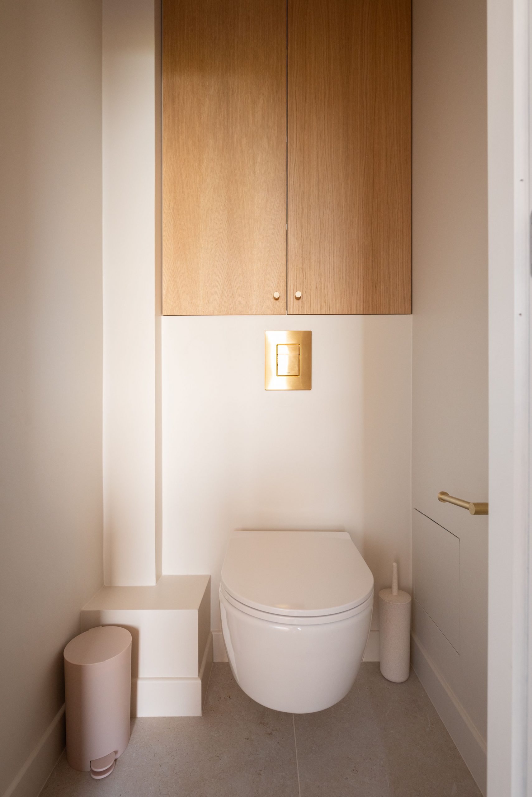toilettes décoration contemporaine Photo: ©Cassandre Favaro toilettes décoration contemporaine Photo: ©Cassandre Favaro
