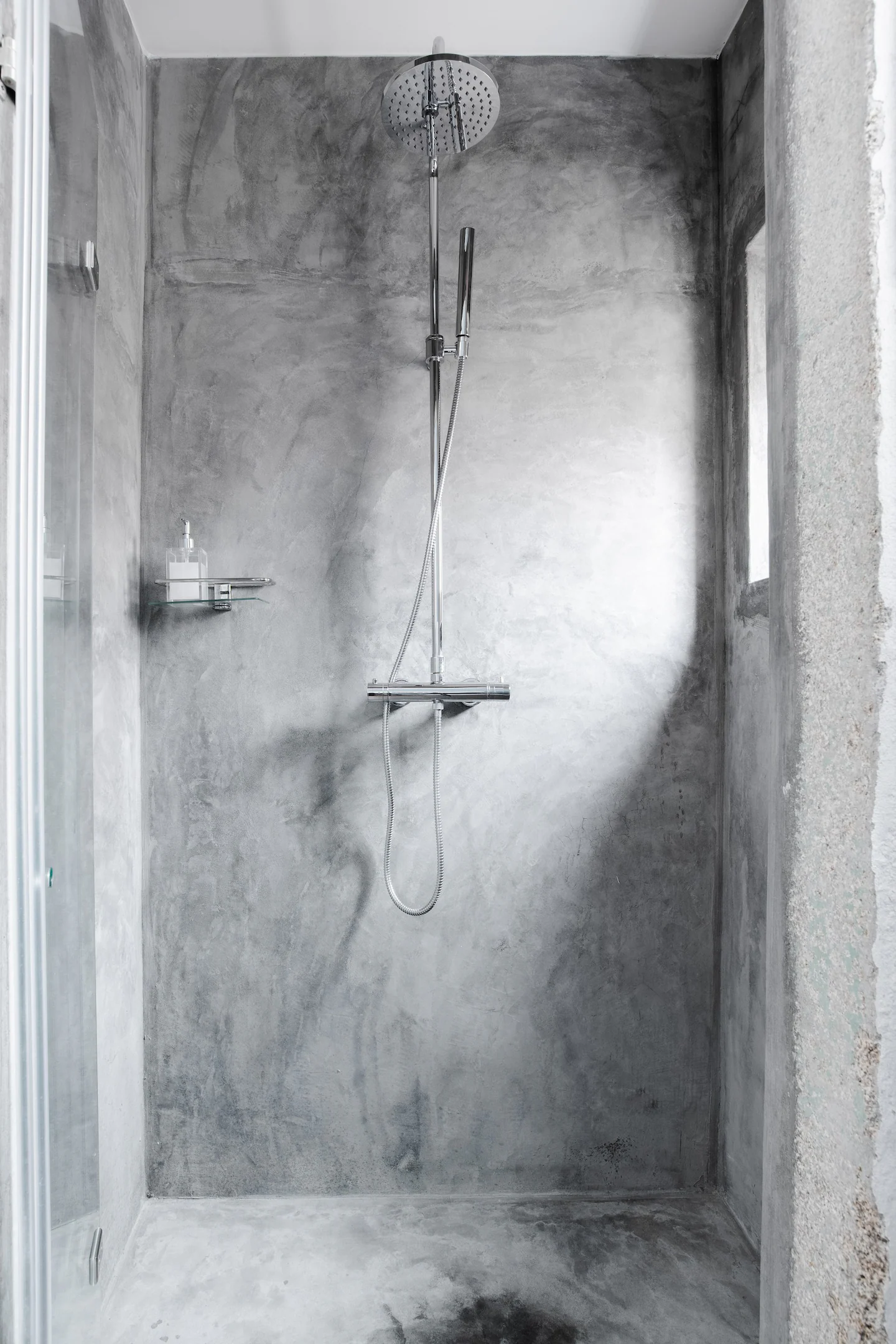 douche italienne en béton gris douche italienne en béton gris