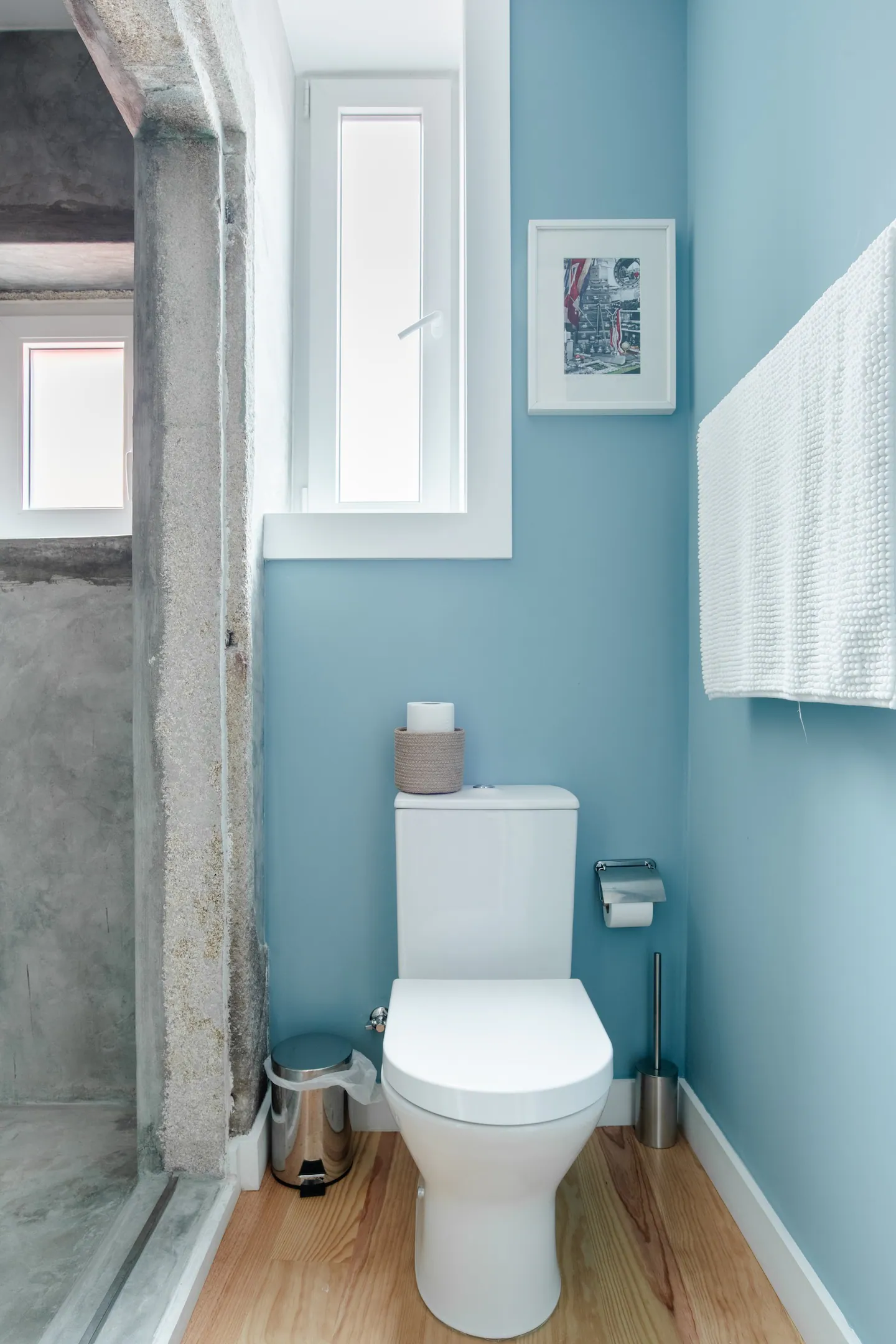 salle de bain avec toilettes petit appartement Porto salle de bain avec toilettes petit appartement Porto