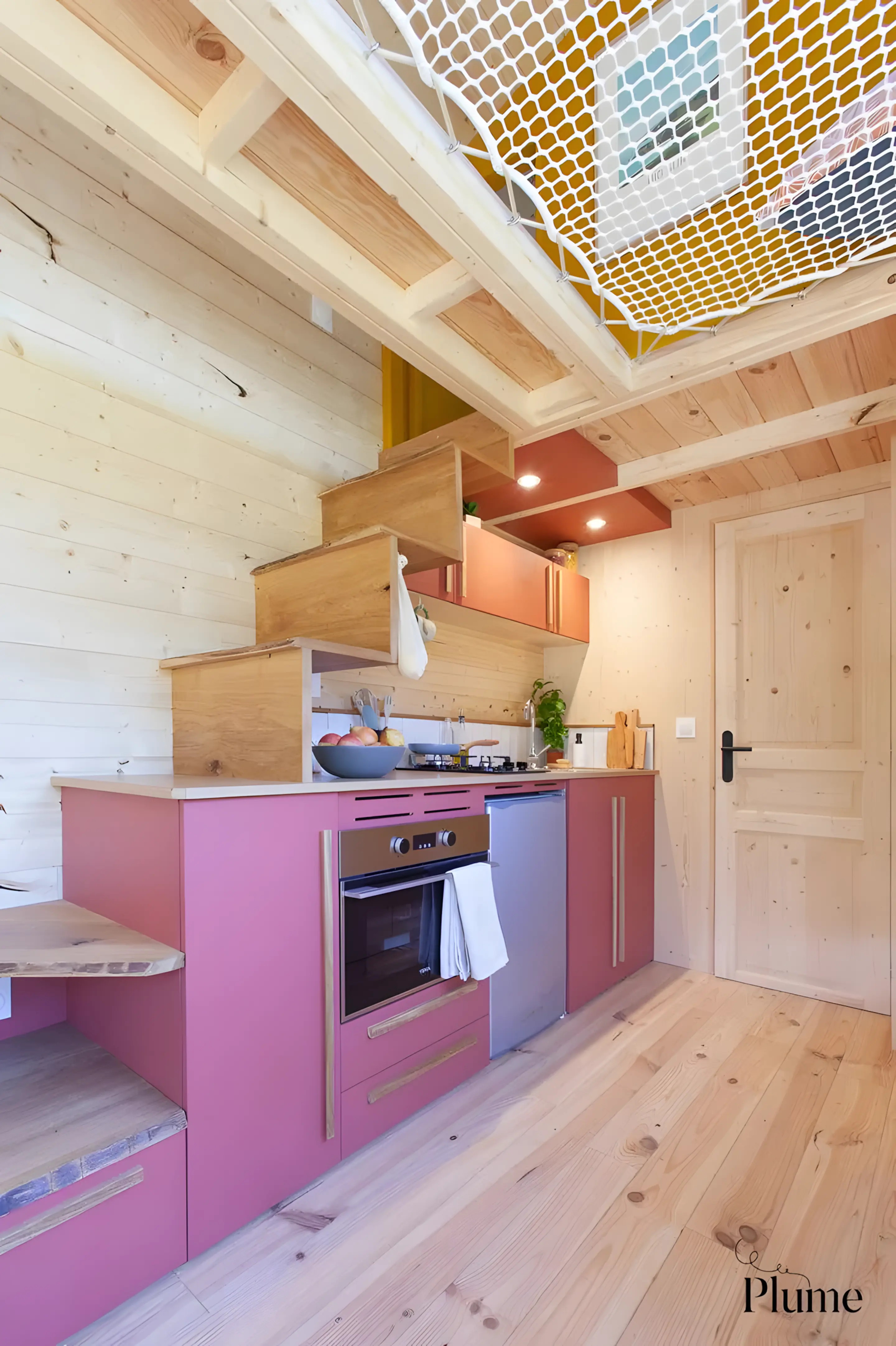 cuisine sous escalier tiny house Plume modèle Cosmos cuisine sous escalier tiny house Plume modèle Cosmos