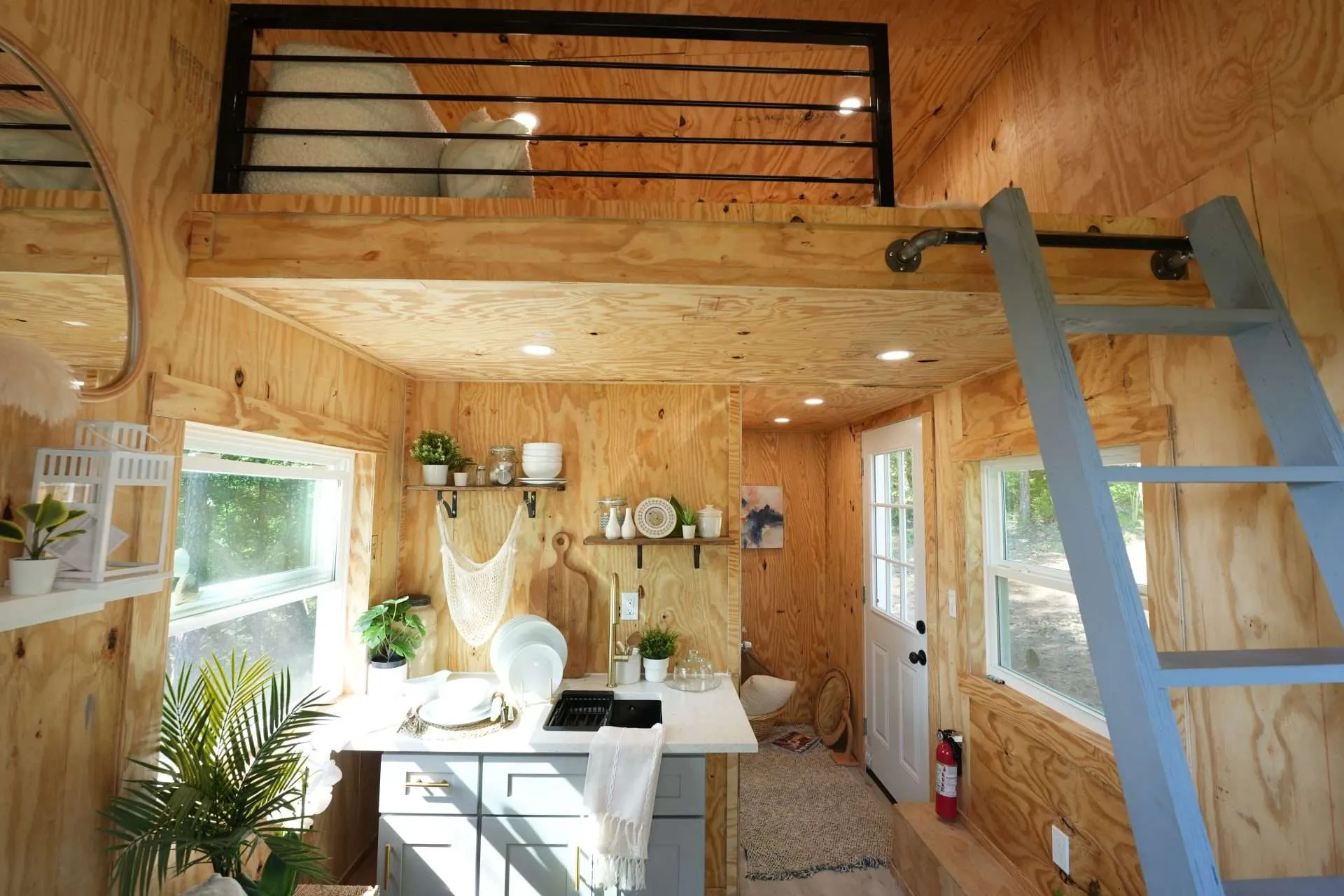 salon tiny house 13m2 avec mezzanine salon tiny house 13m2 avec mezzanine