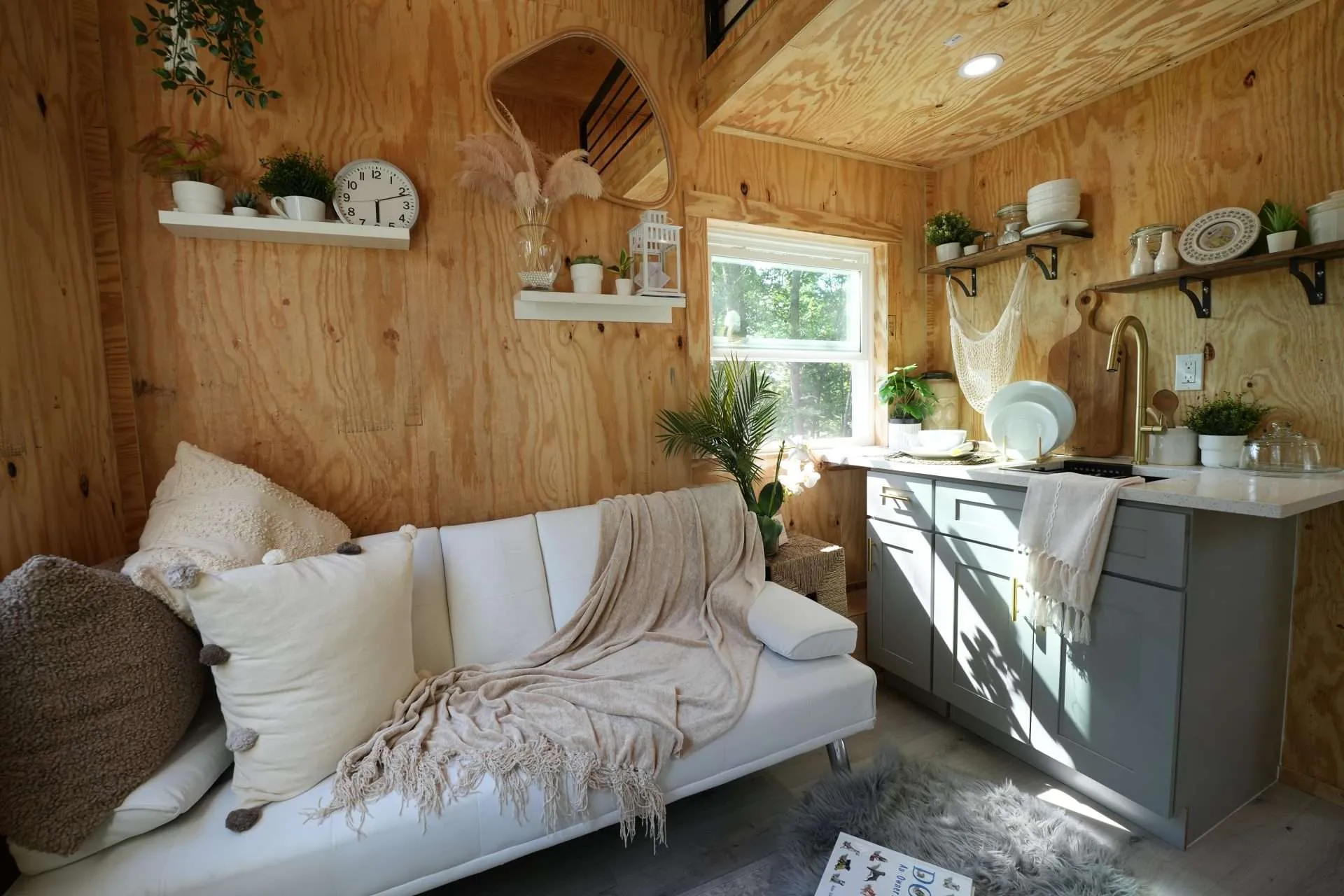 salon et cuisine tiny house 13m2 salon et cuisine tiny house 13m2