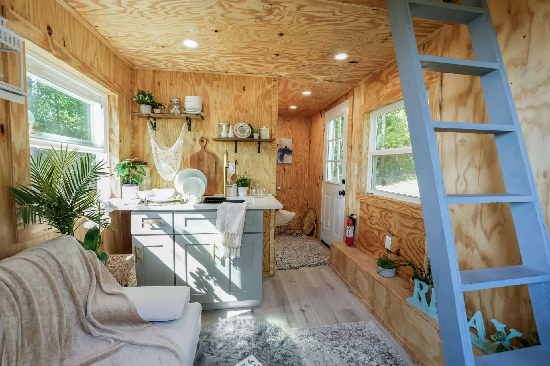 salon et cuisine tiny house 13m2 salon et cuisine tiny house 13m2