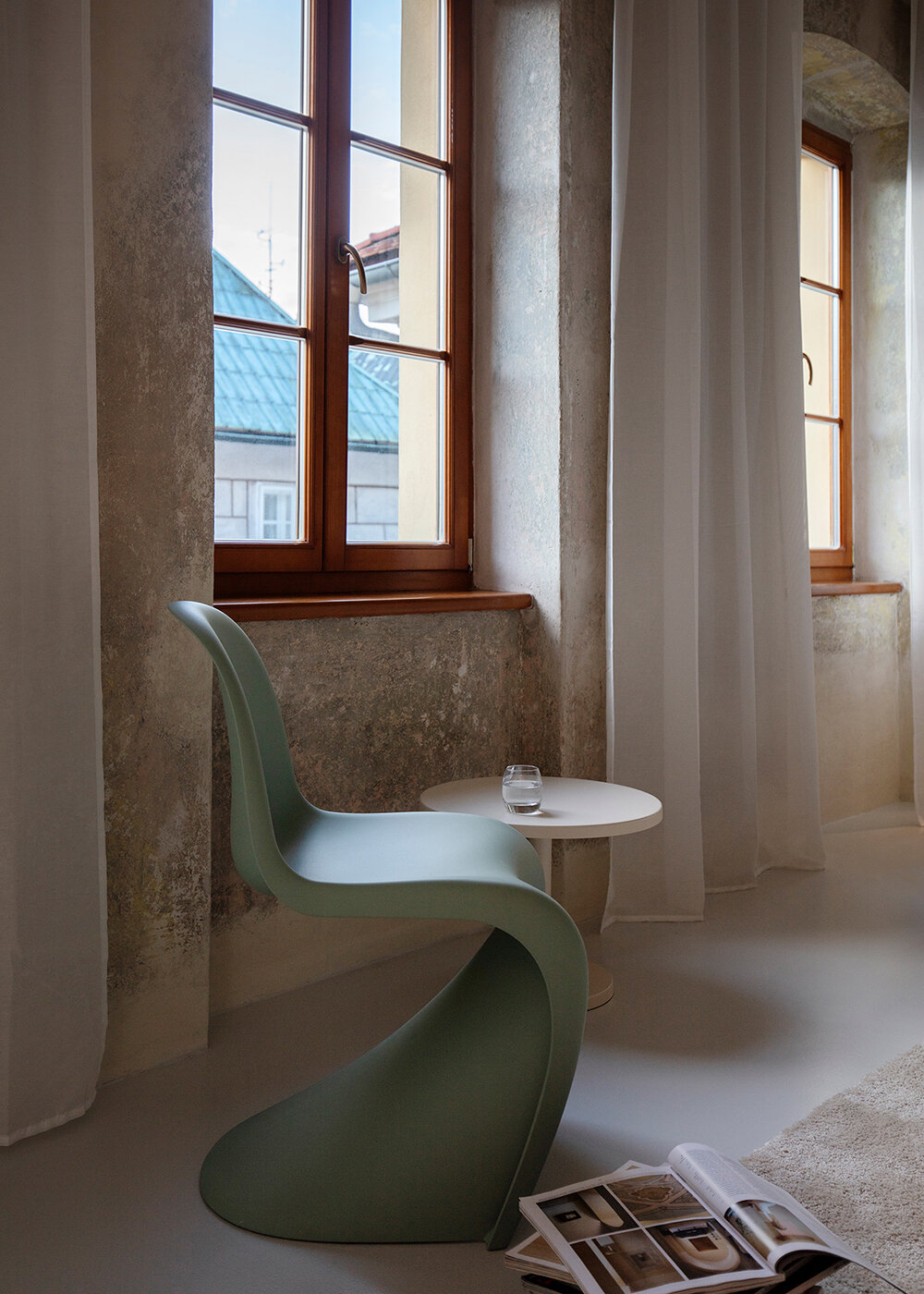 chambre décoration contemporaine chaise verte Panton