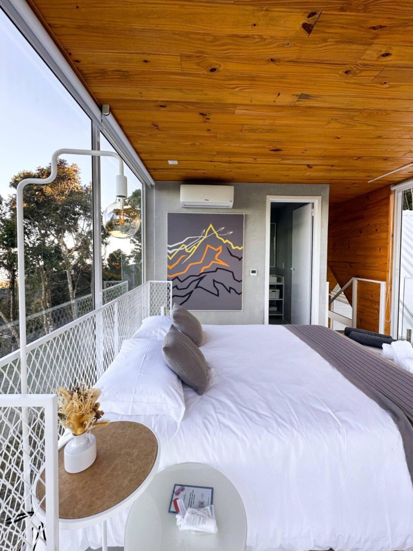 chambre maison A-Frame design blanche