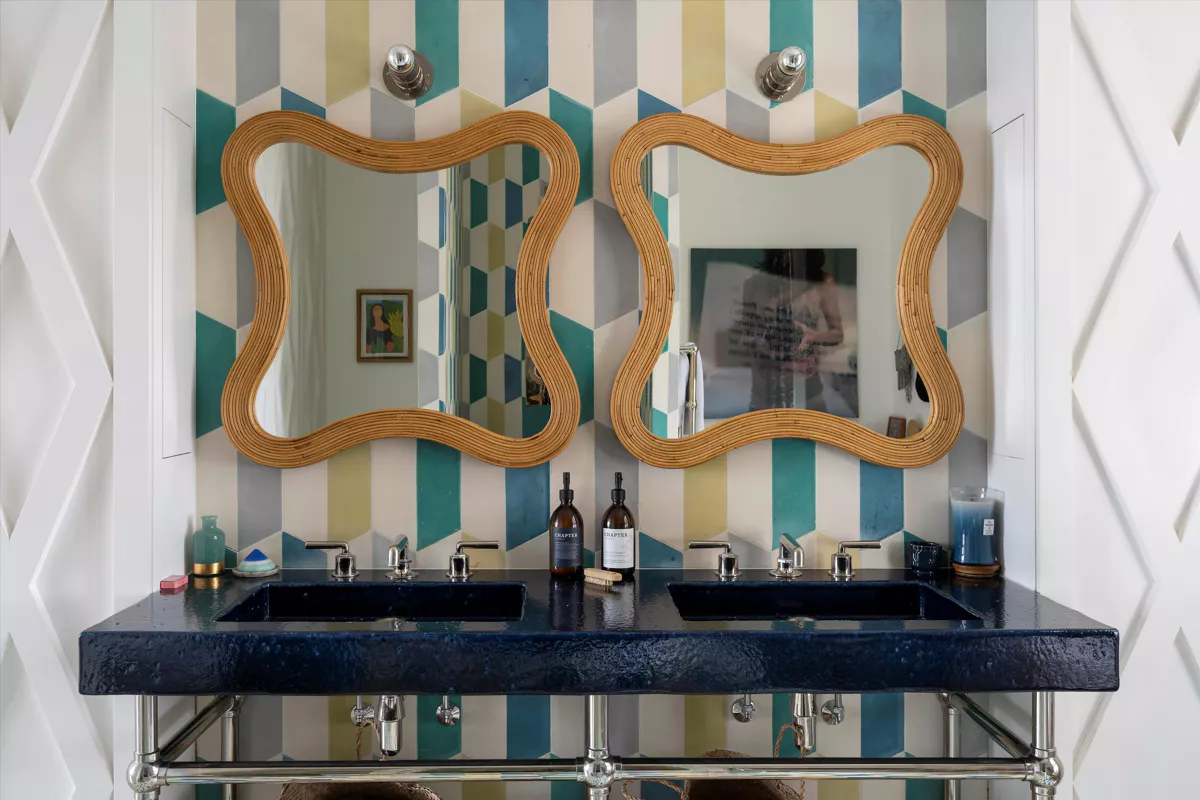 salle de bain colorée