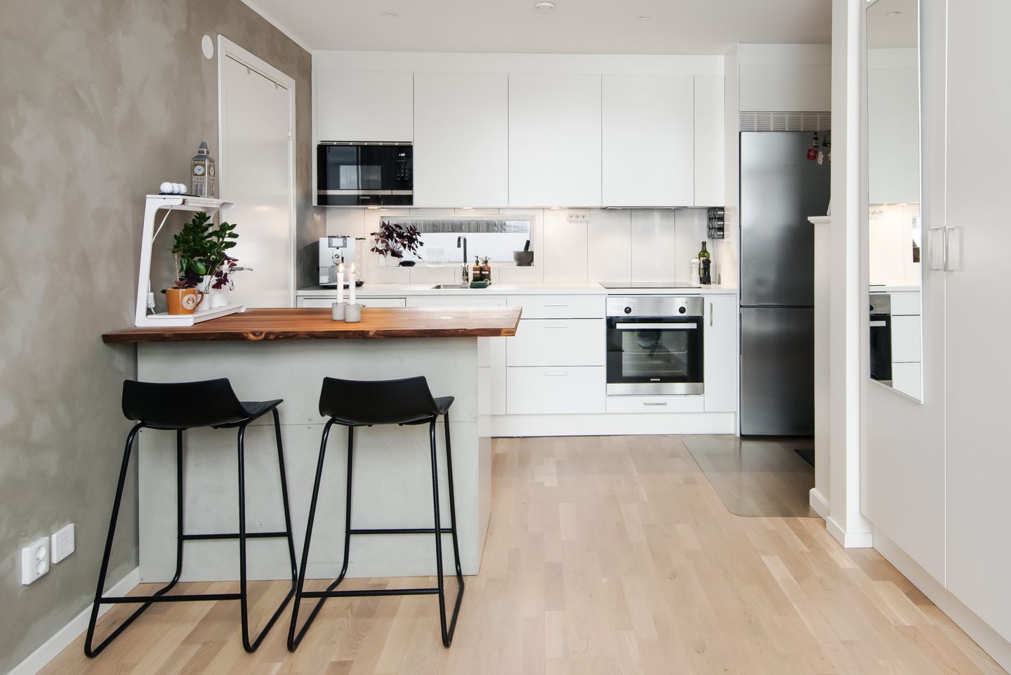 cuisine ouverte blanche petite maison 37m2 cuisine ouverte blanche petite maison 37m2