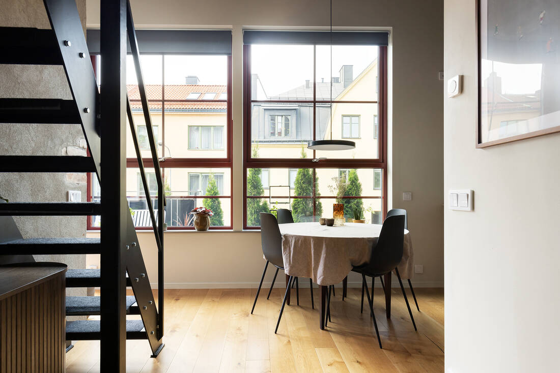 entrée avec escalier acier noir mini loft 52m2 entrée avec escalier acier noir mini loft 52m2