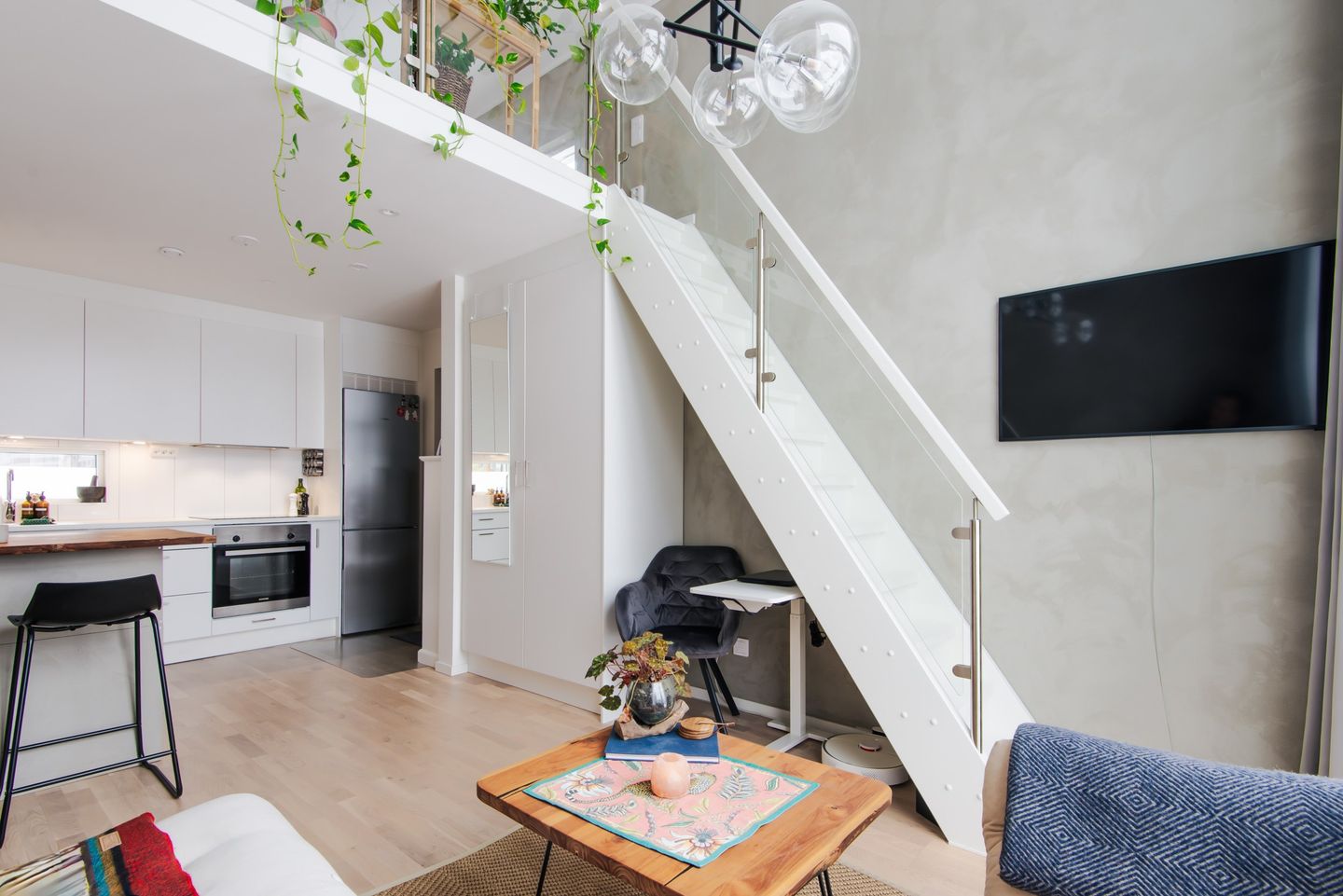 salon avec mezzanine petite maison 37m2 salon avec mezzanine petite maison 37m2
