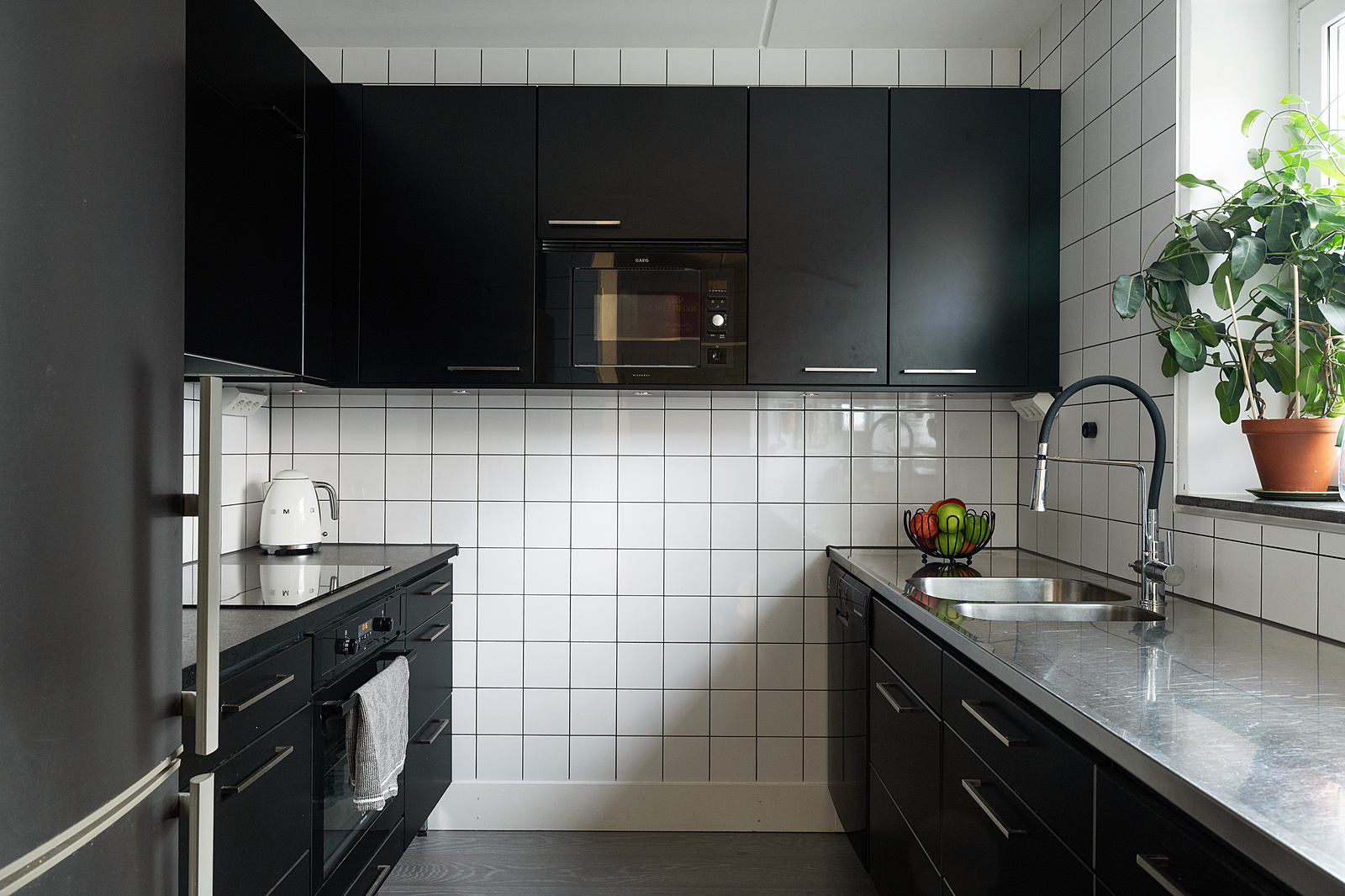 cuisine noire appartement en duplex 62m2 cuisine noire appartement en duplex 62m2