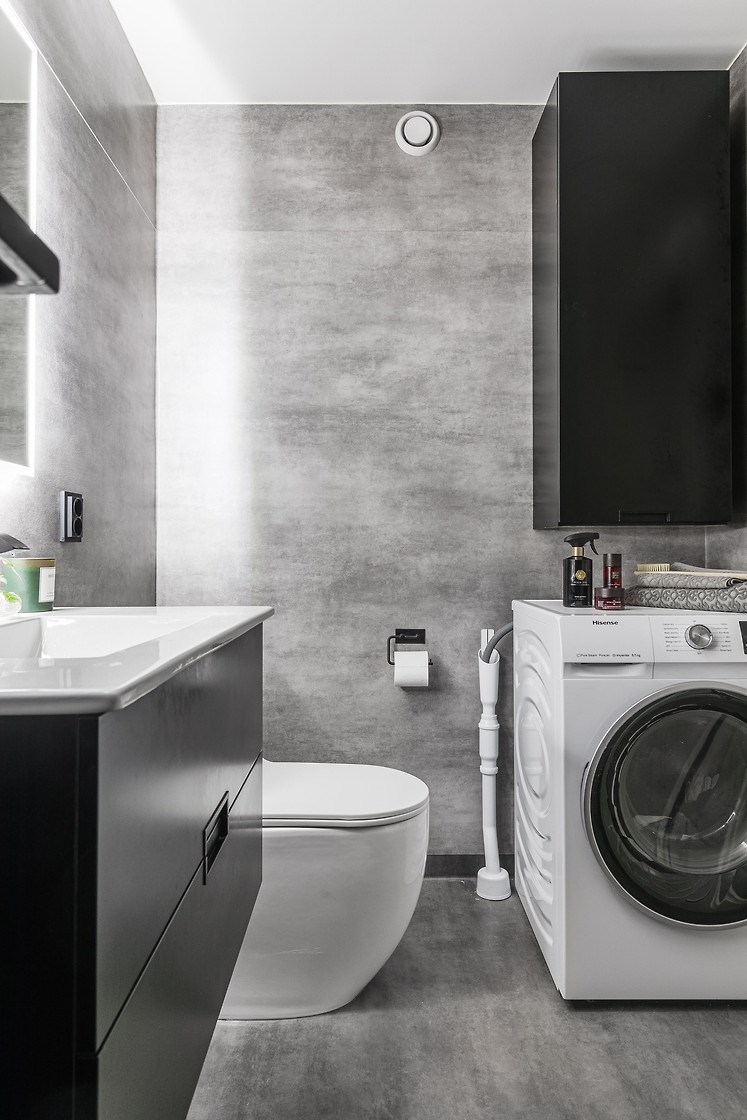 salle de bain grise et noire appartement 50m2