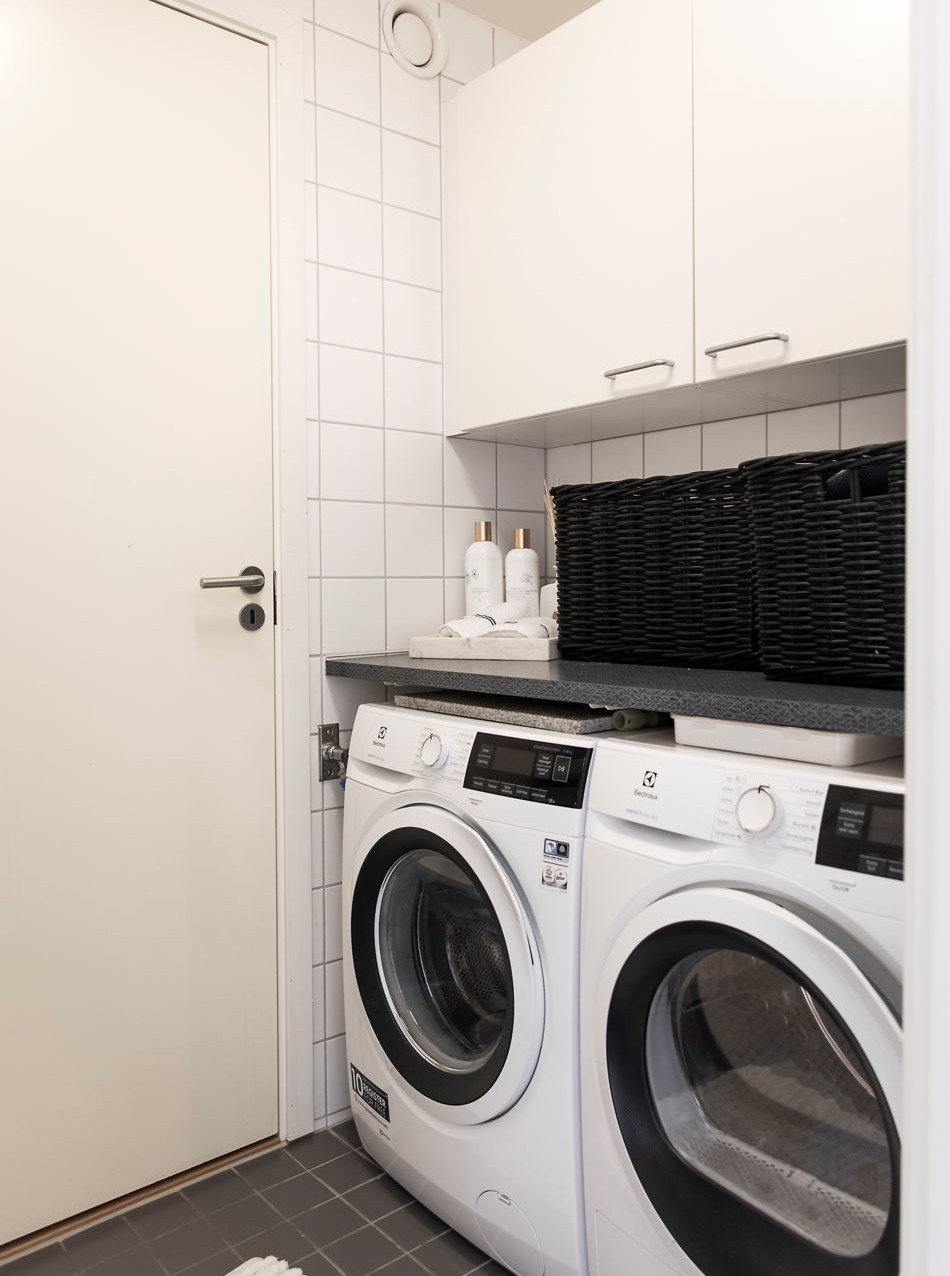 espace buanderie dans salle de bain