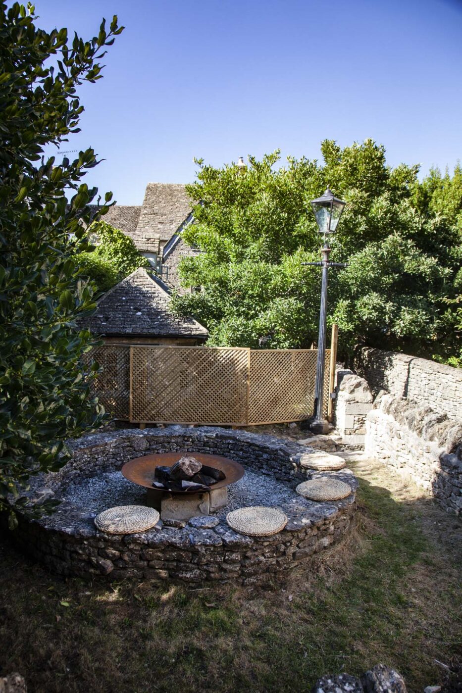jardin avec brasero The Collector's House