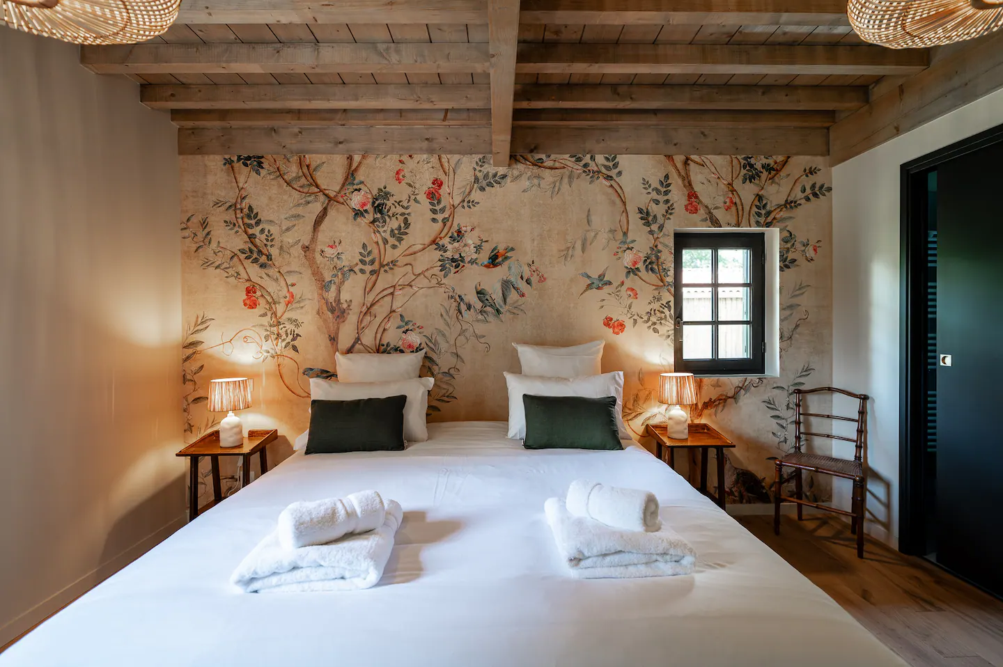 chambre avec poutres maison landaise Marie-Lys