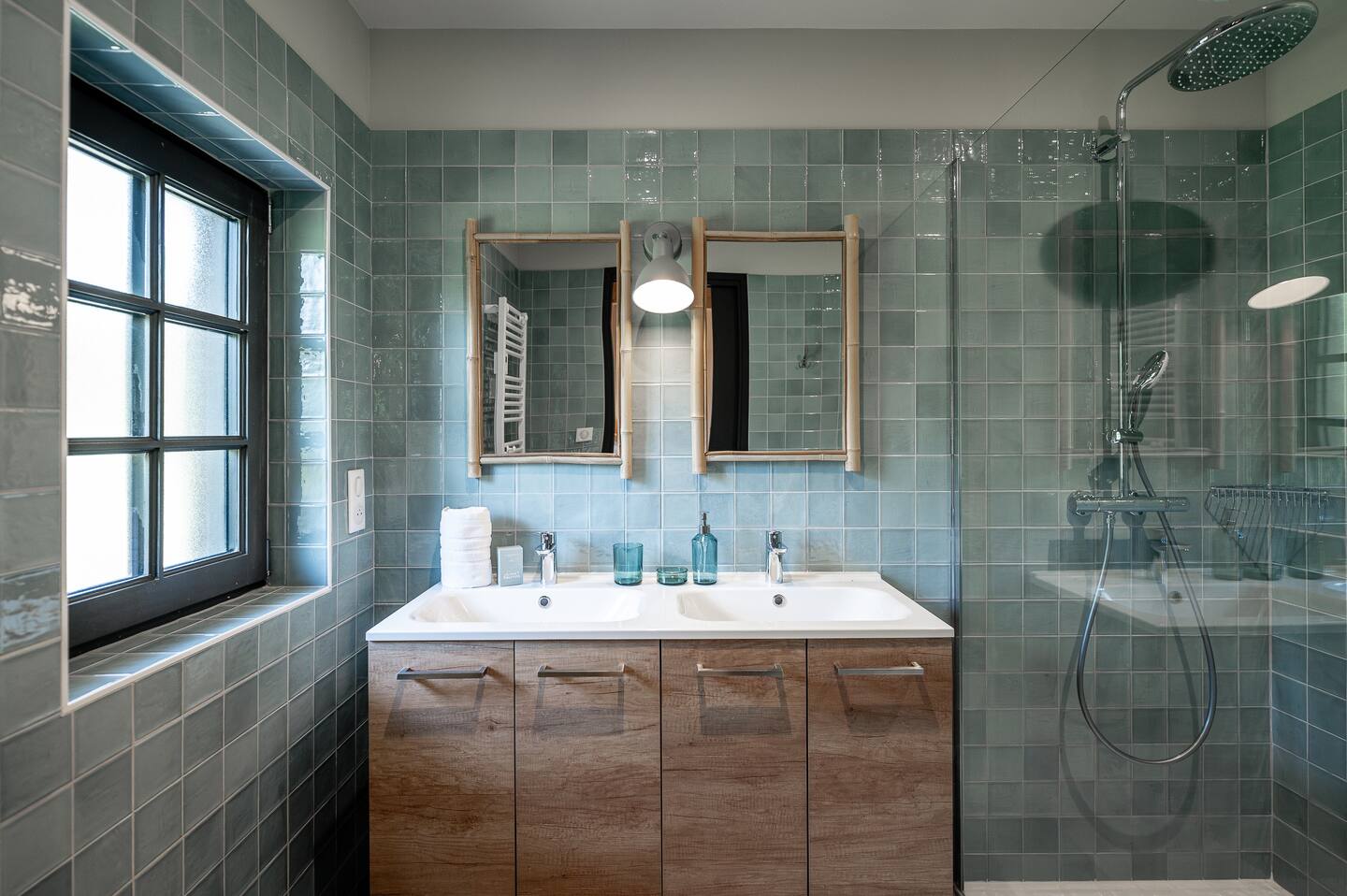 salle de bain bleue