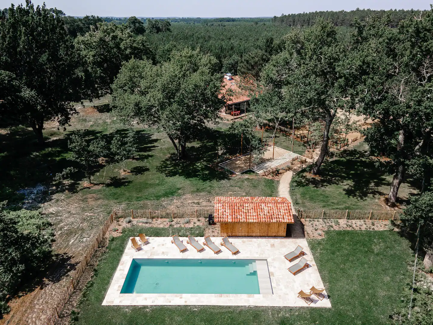 jardin avec piscine