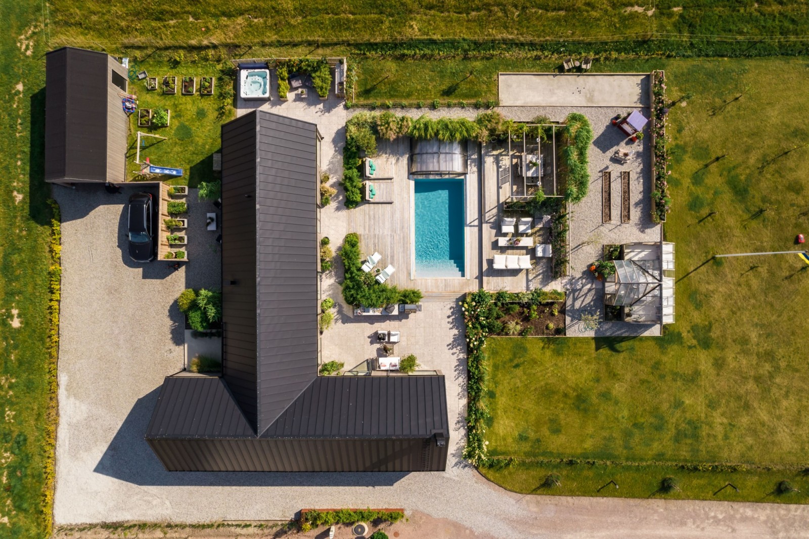 maison en bois avec piscine vue aérienne maison en bois avec piscine vue aérienne