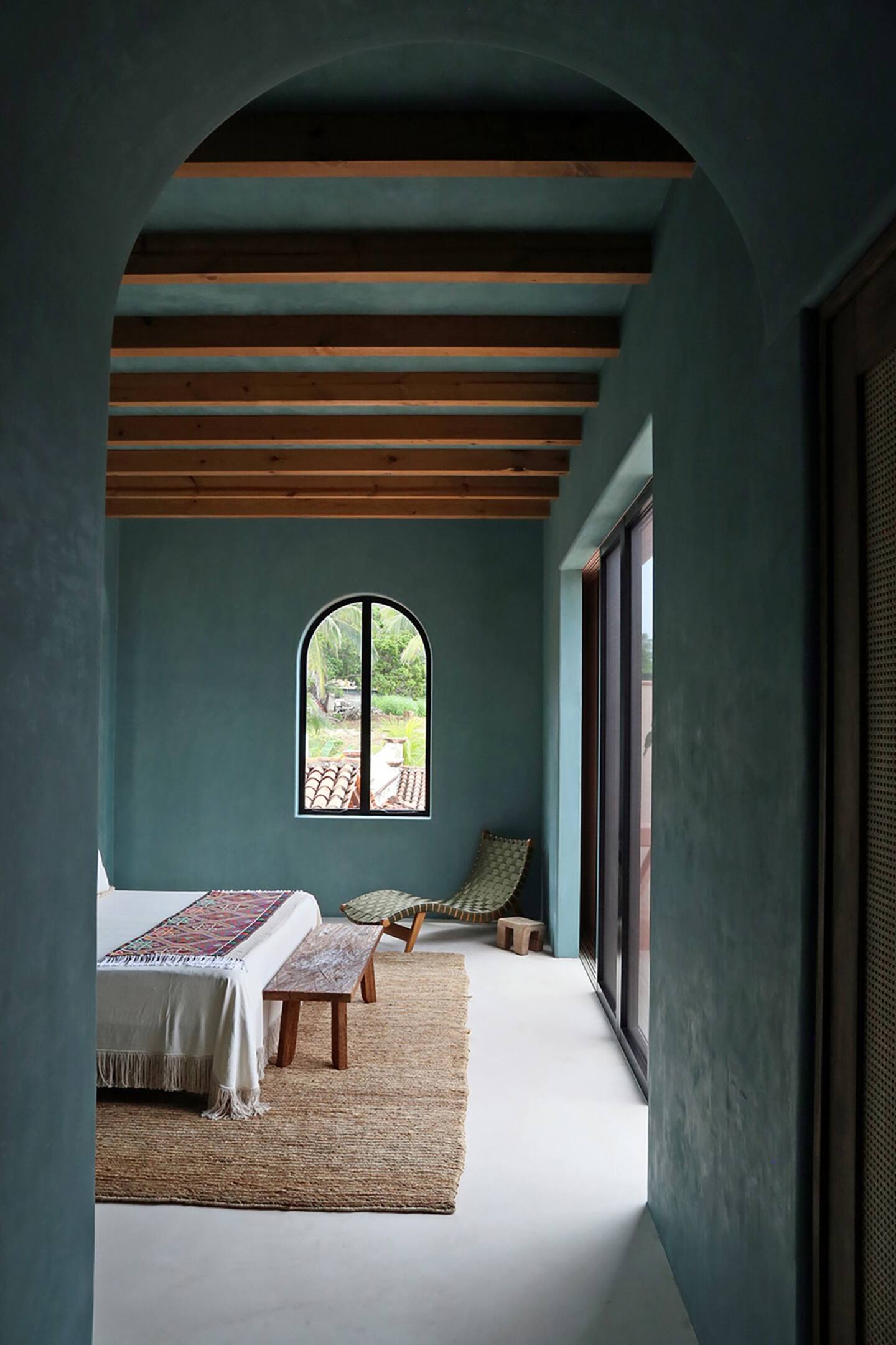 chambre bleue avec poutres maison Mexique chambre bleue avec poutres maison Mexique