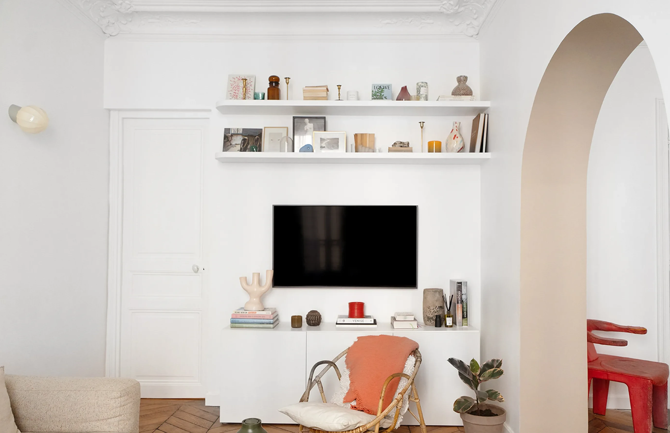 salon avec arche appartement 72m2 à Paris rénové par Mon Concept Habitation salon avec arche appartement 72m2 à Paris rénové par Mon Concept Habitation