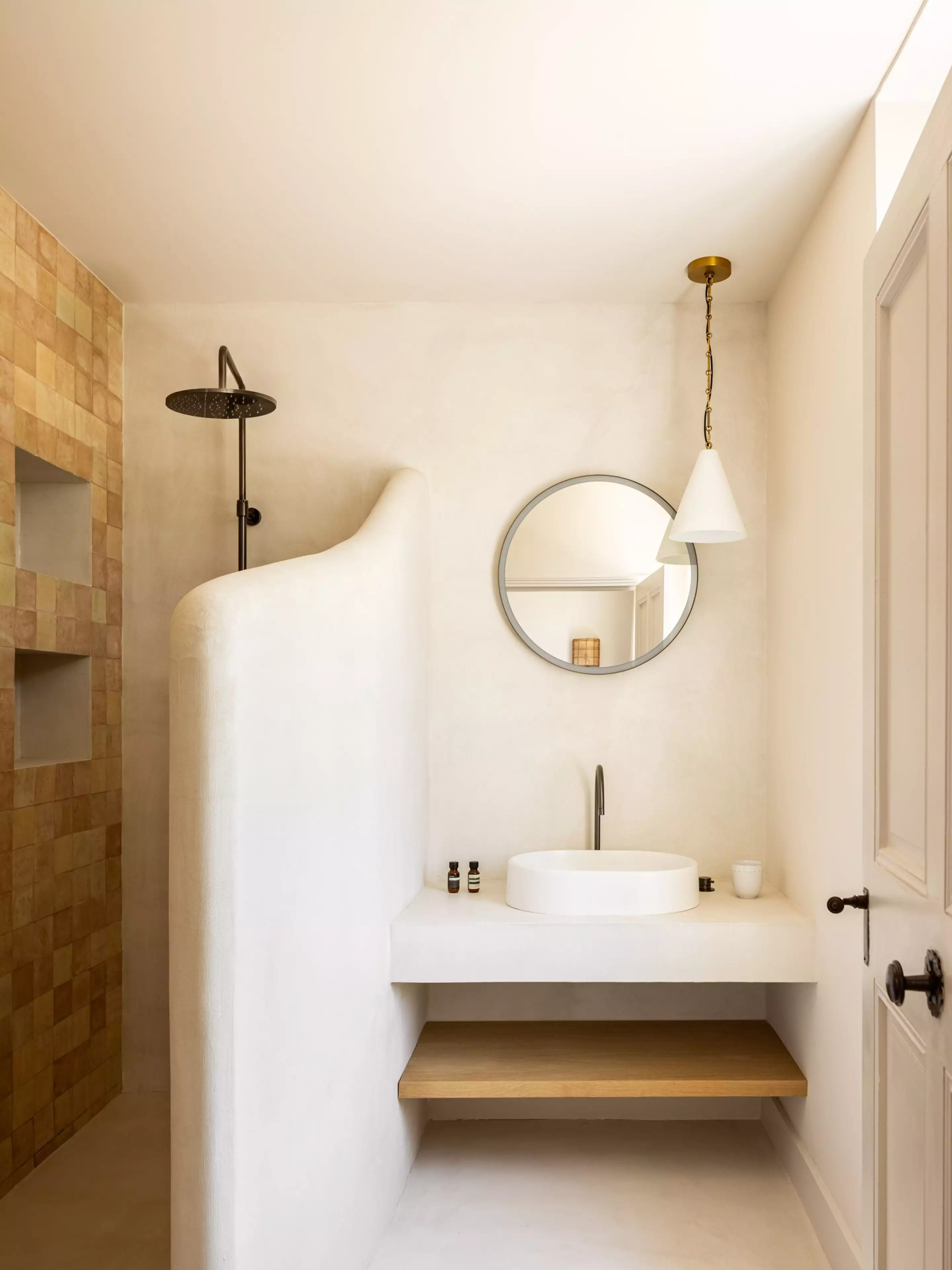 salle de bain décoration contemporaine maison en pierres Provence