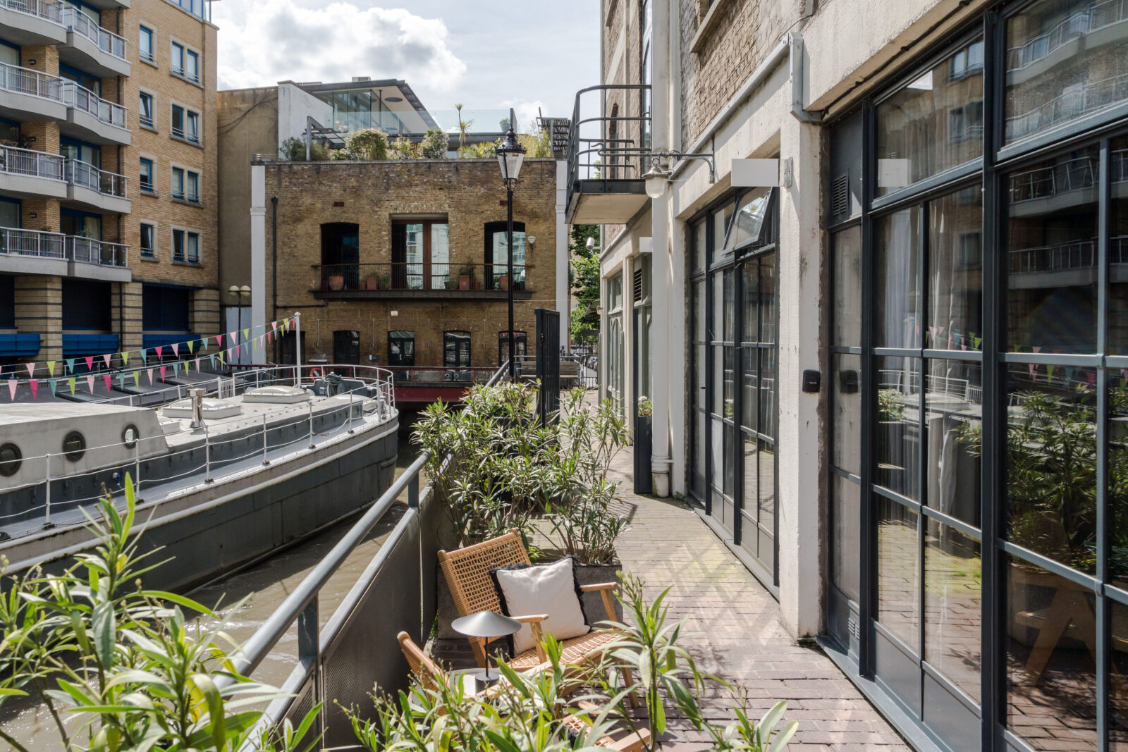 balcon sur la Tamise mini loft Londres décoration industriellebalcon sur la Tamise mini loft Londres décoration industrielle balcon sur la Tamise mini loft Londres décoration industriellebalcon sur la Tamise mini loft Londres décoration industrielle