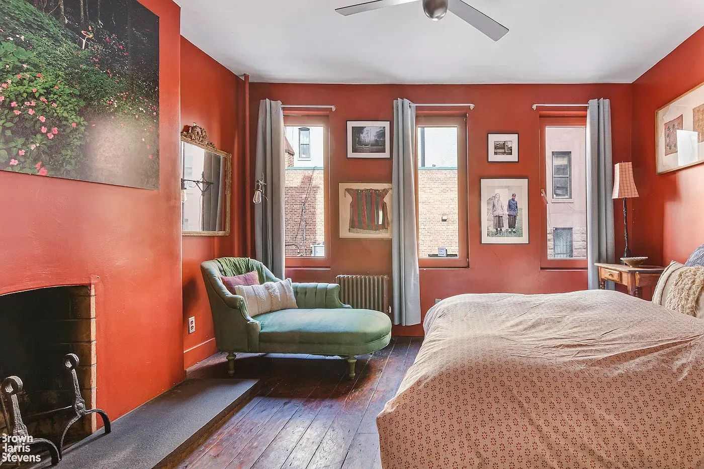 chambre mur corail maison de ville New York
