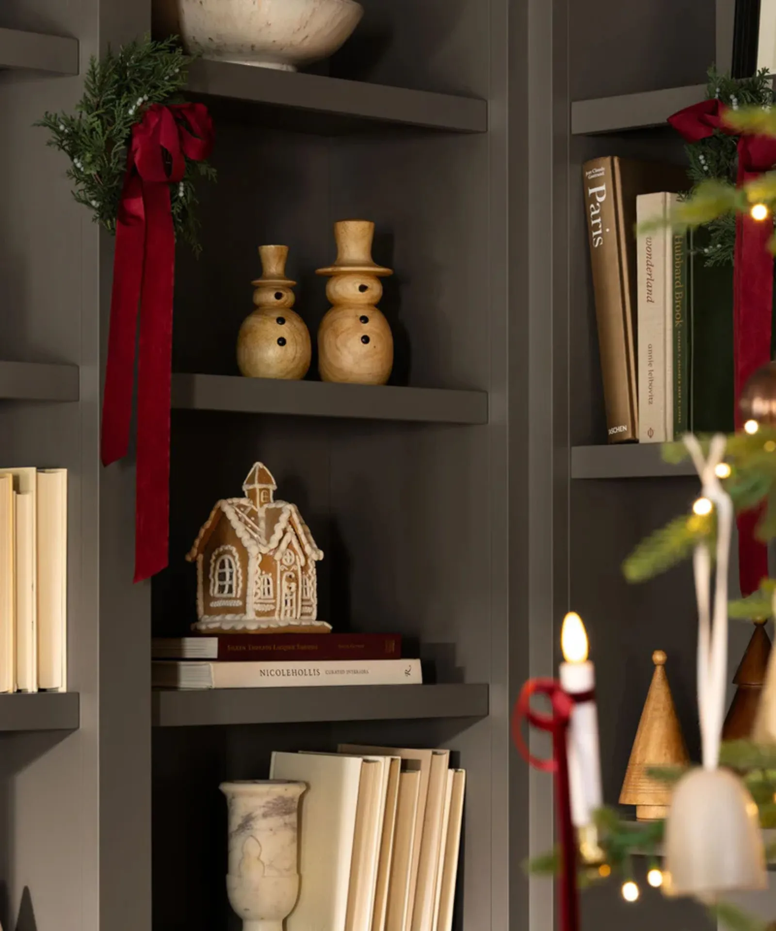 salon avec décoration Noël Studio McGee
