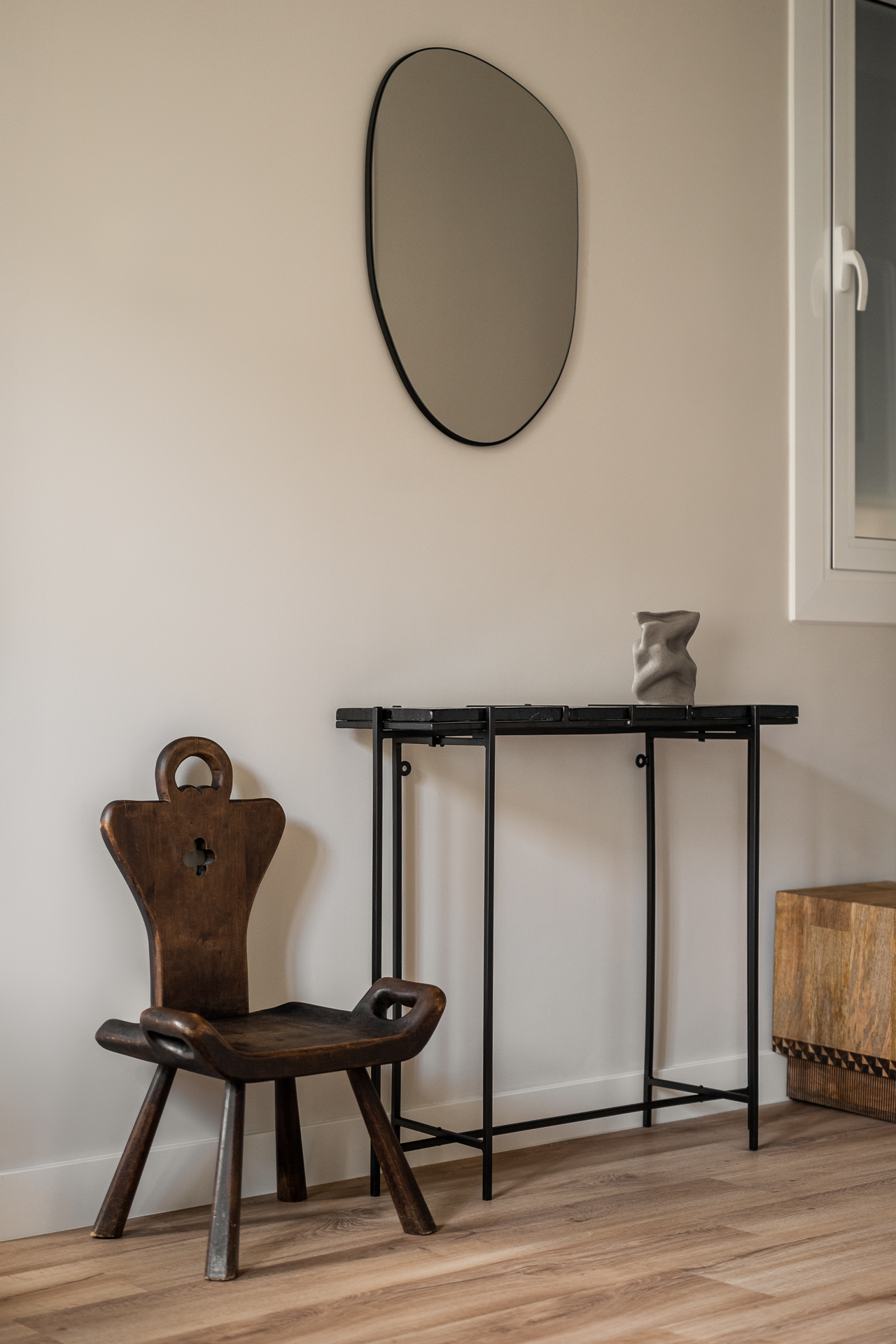 entrée avec console et miroir