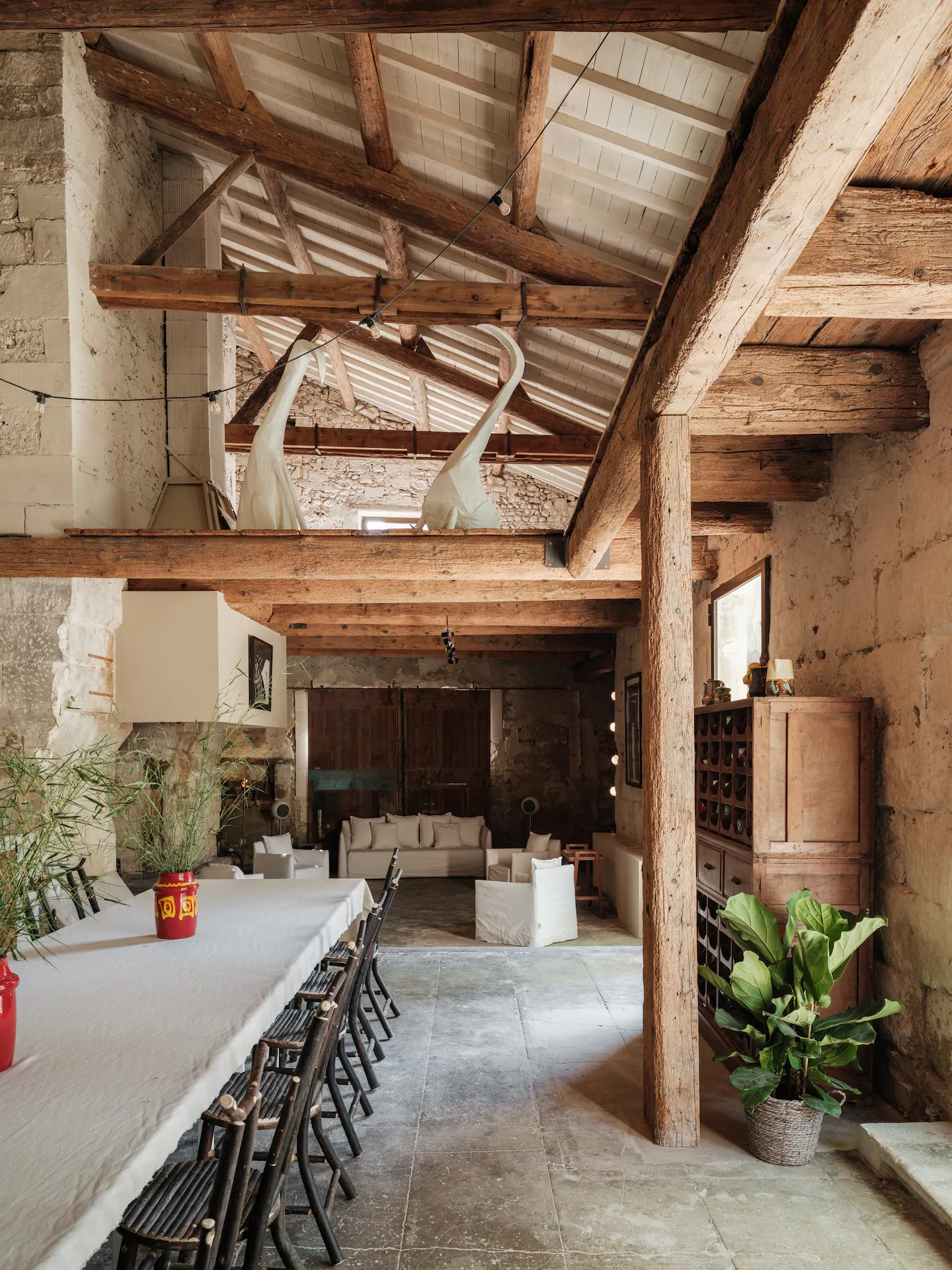 salle à manger et salon maison ancienne Provence la Bastide des Chardons