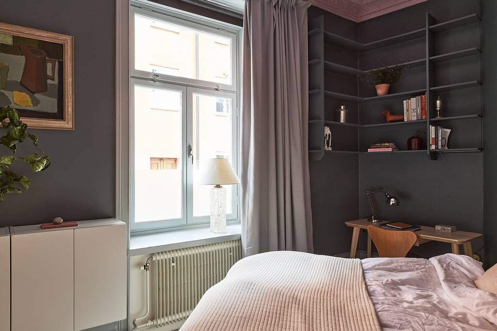 chambre mur gris avec espace bureau décoration scandinave