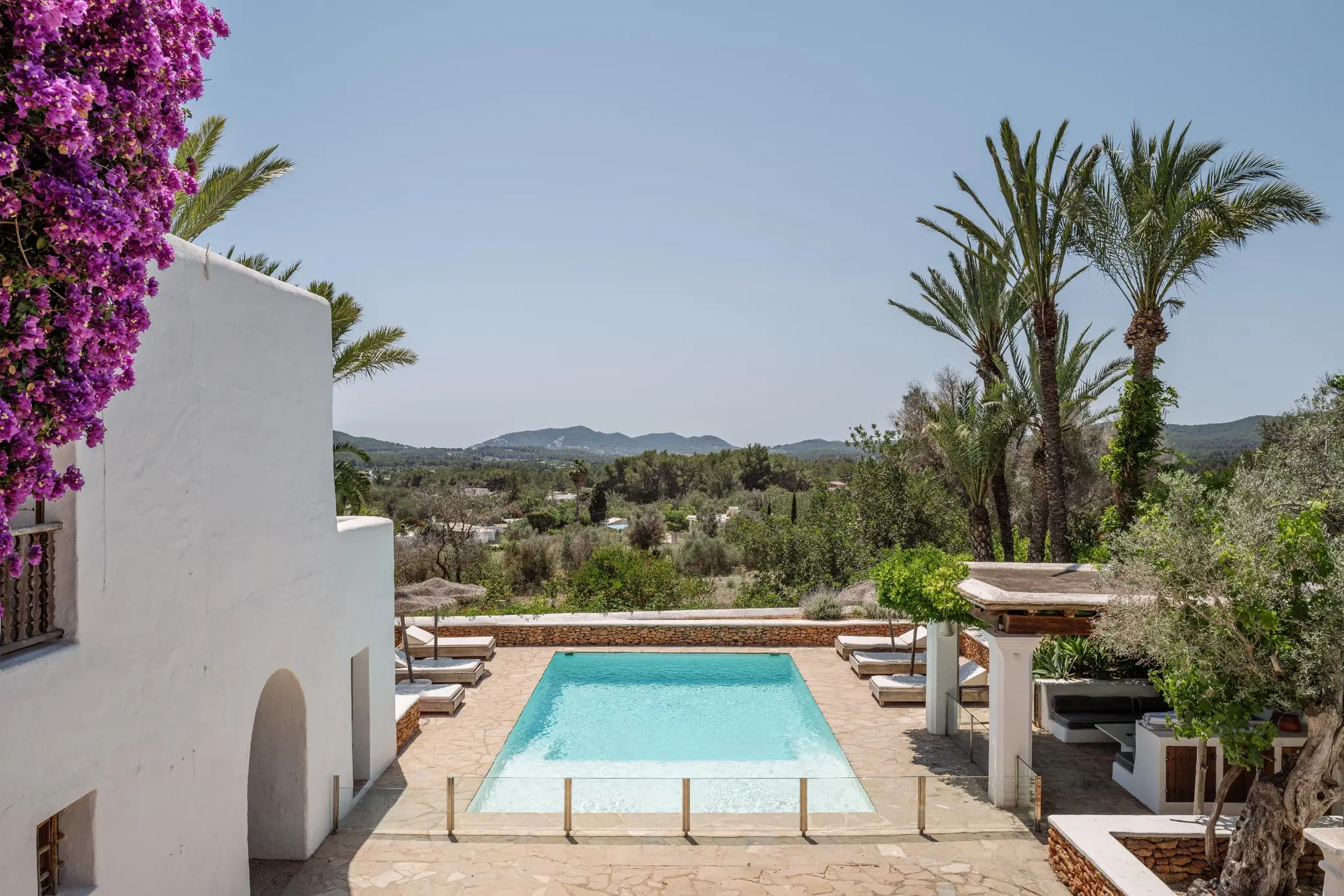 jardin avec piscine maison Ibiza par Blakstad jardin avec piscine maison Ibiza par Blakstad