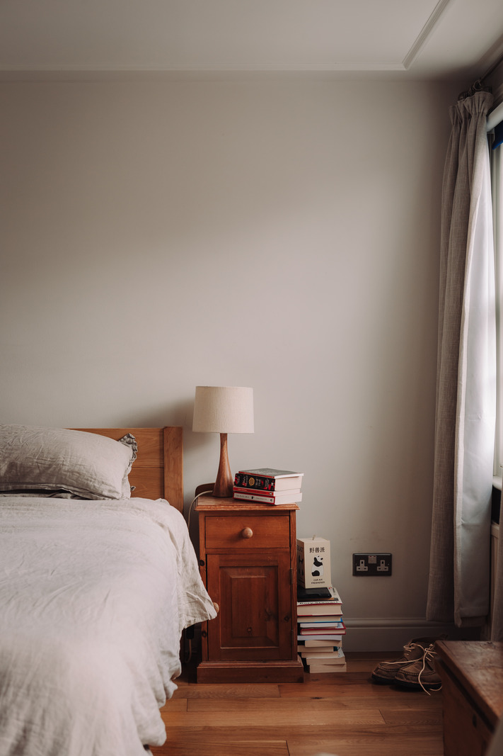 chambre murs beiges