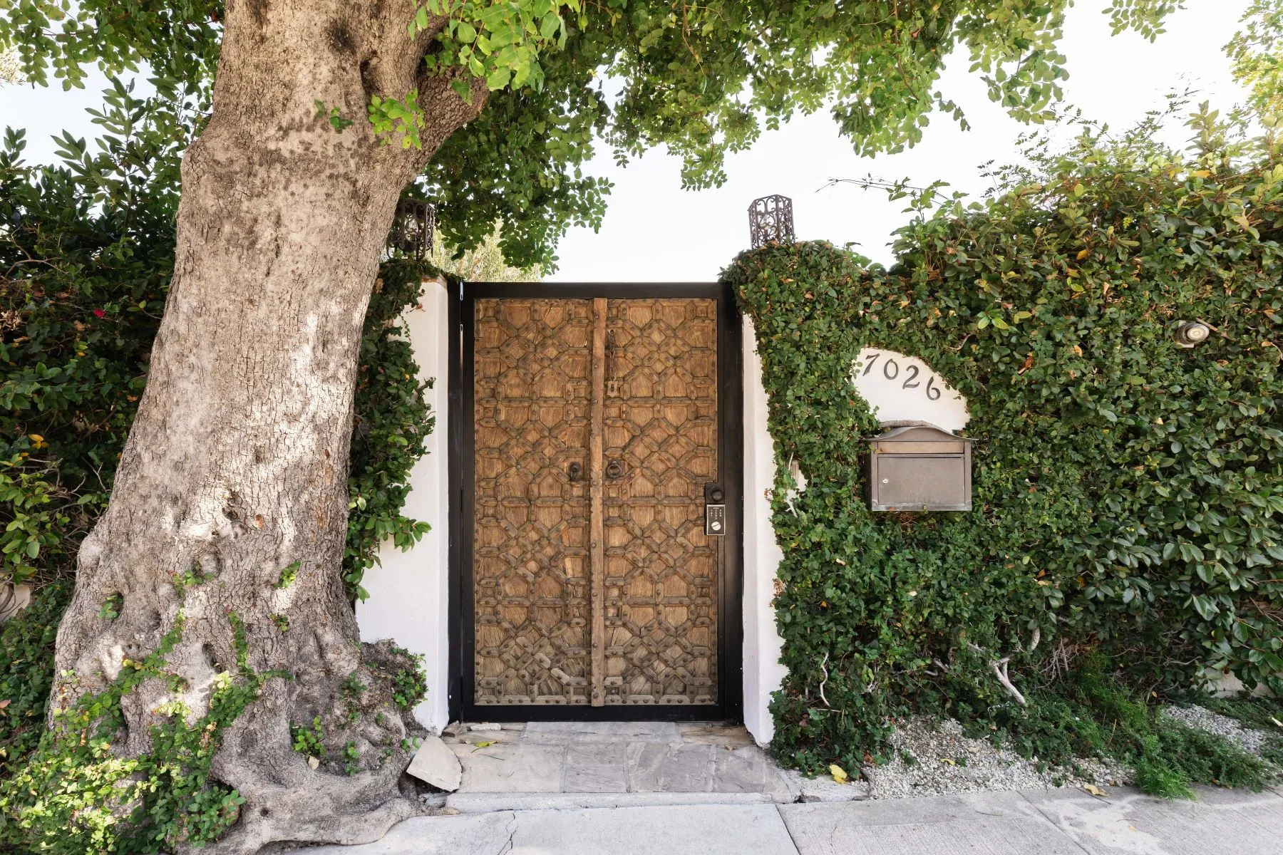enceinte extérieure maison d enceinte extérieure maison d'inspiration espagnole Los Angeles