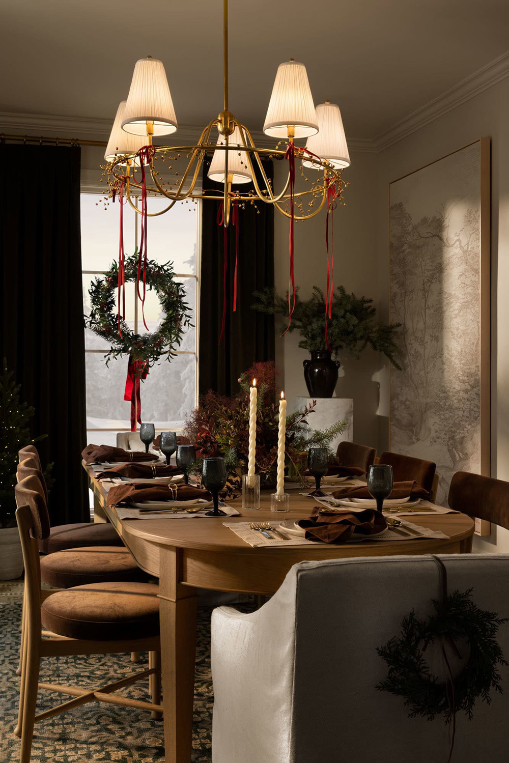 salon décoration Noël classique et sombre Studio McGee salon décoration Noël classique et sombre Studio McGee