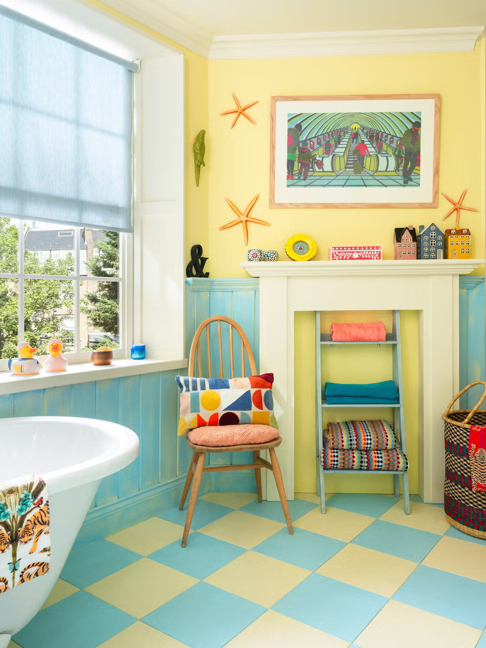 salle de bain décoration colorée maison Airbnb ours Padington Londres salle de bain décoration colorée maison Airbnb ours Padington Londres