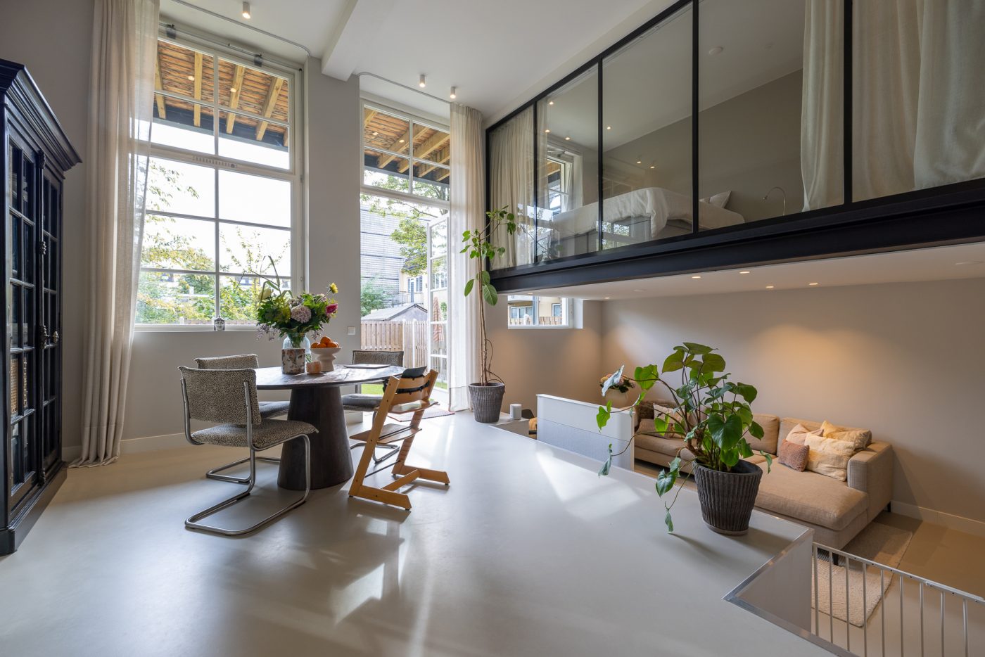 salon et chambre avec verrière loft design décoration contemporaine