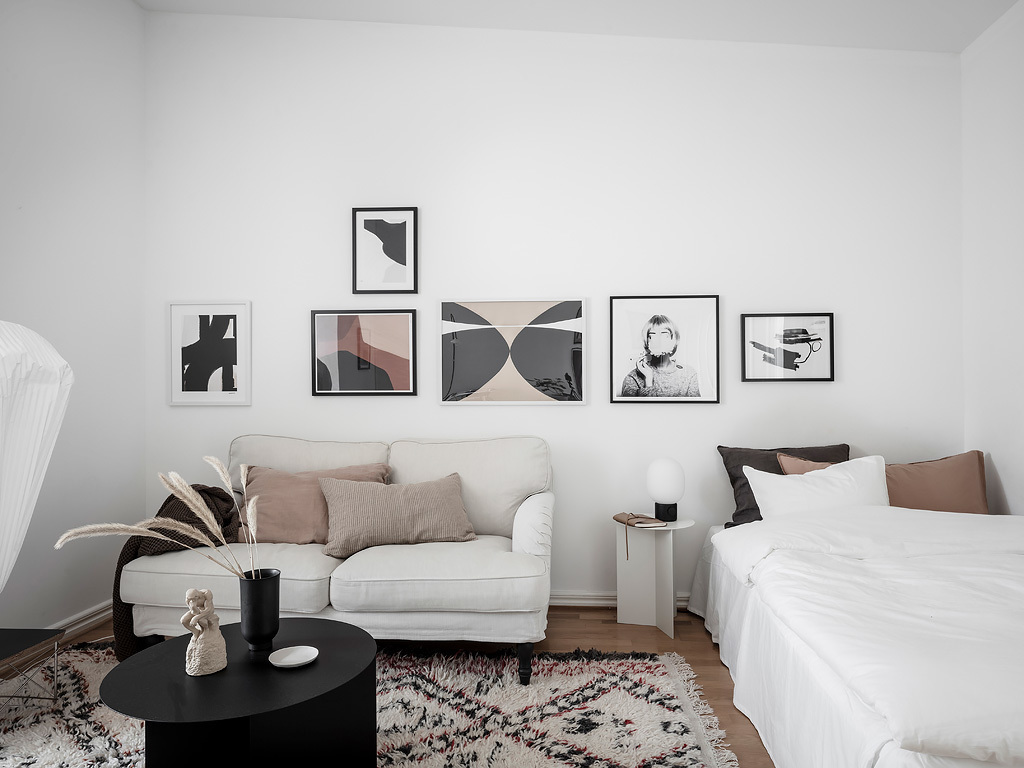 pièce principale décoration blanche studio 31m2 sous les toits pièce principale décoration blanche studio 31m2 sous les toits