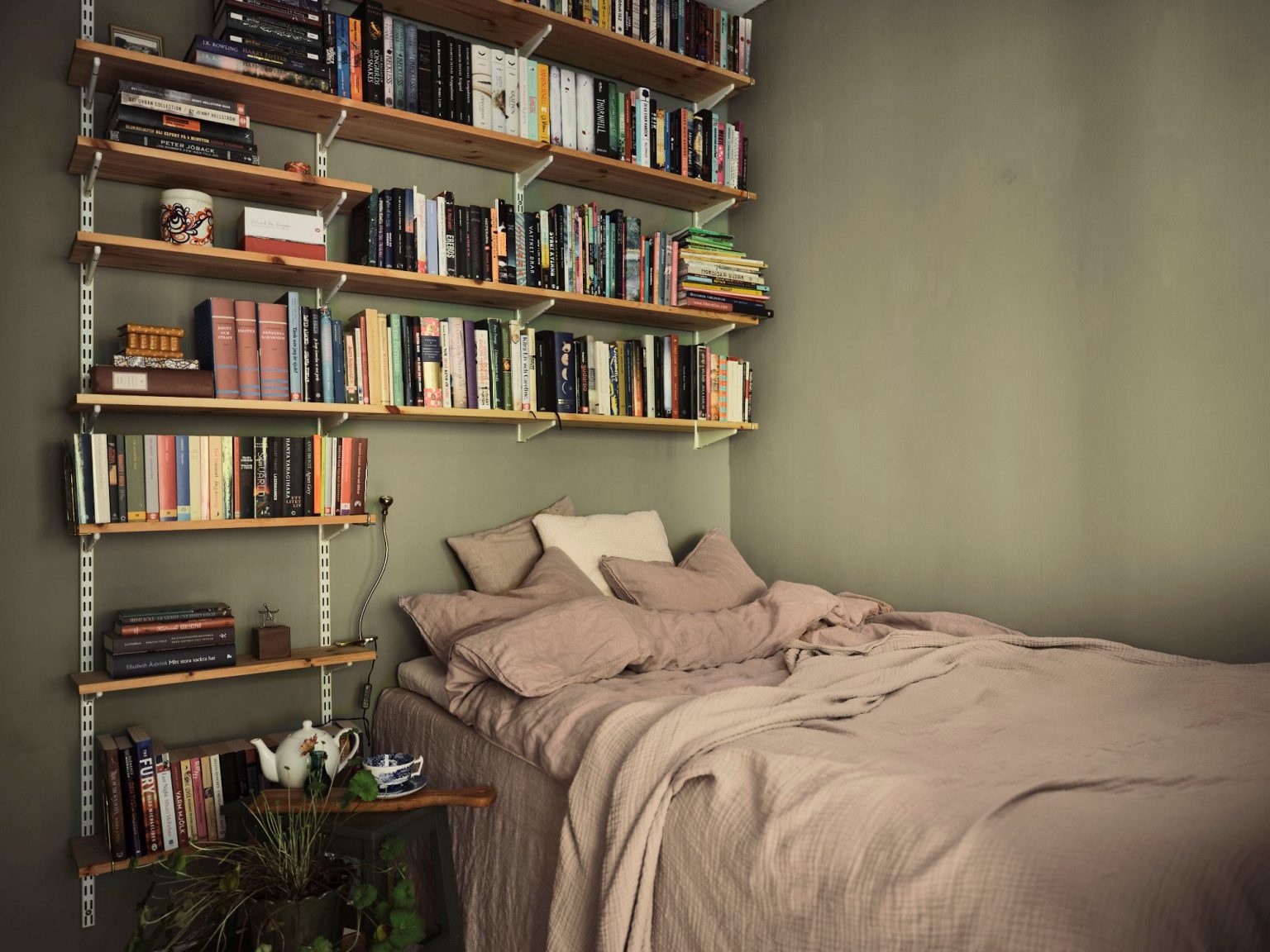 petite chambre murs verts